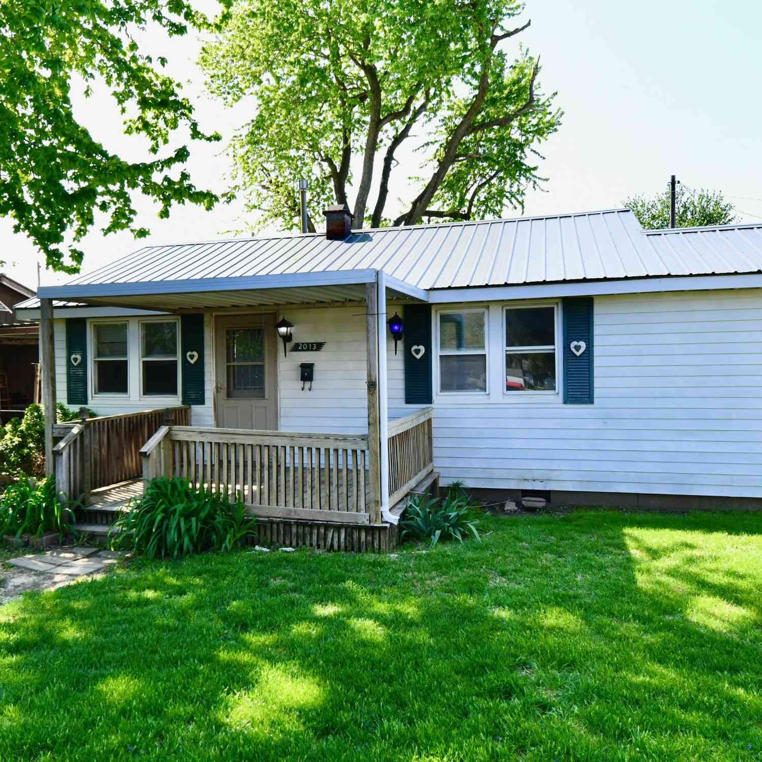 Homes For Sale - 2013 S J Street<br/> Madison County, Elwood, IN 46036