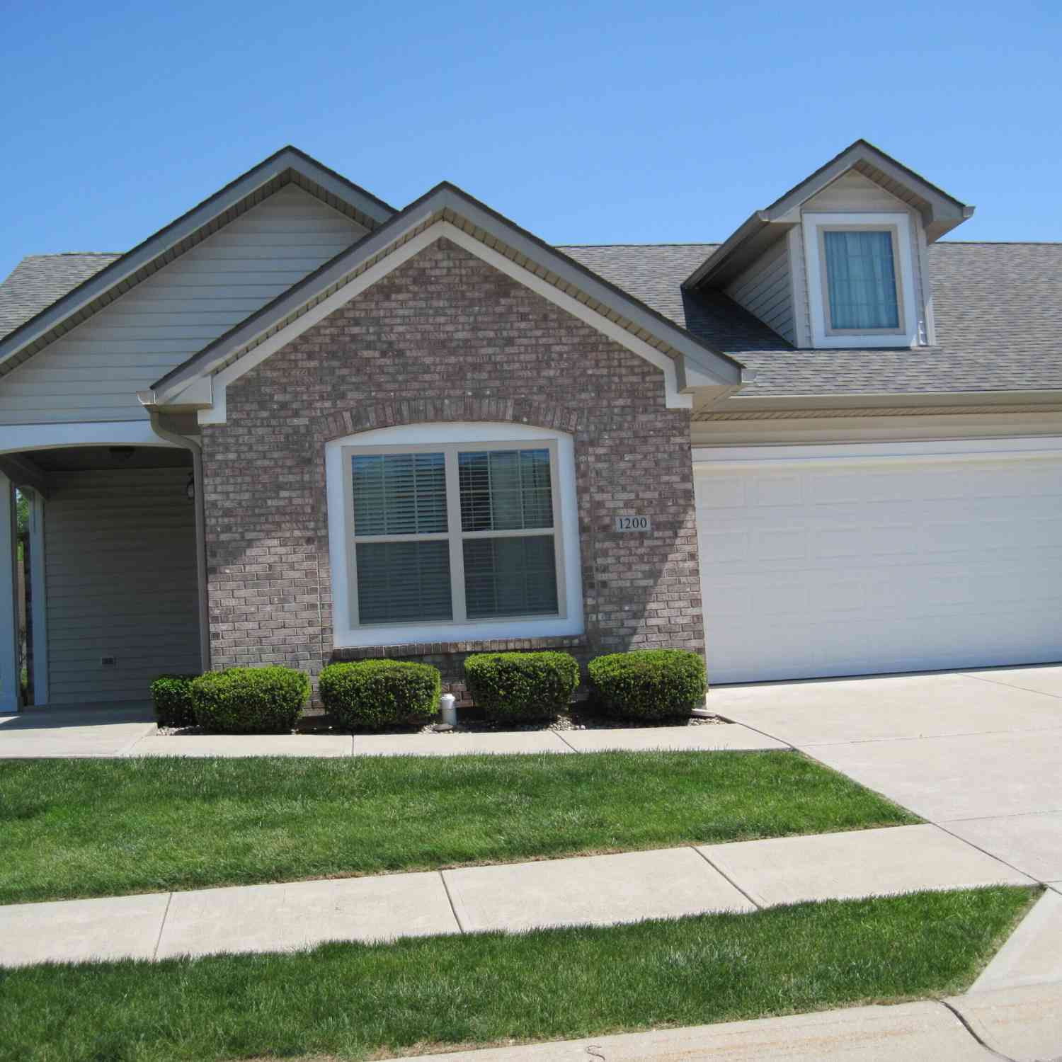 Condo For Sale - 1200 Eastfield Drive<br/> Crawfordsville, IN 47933