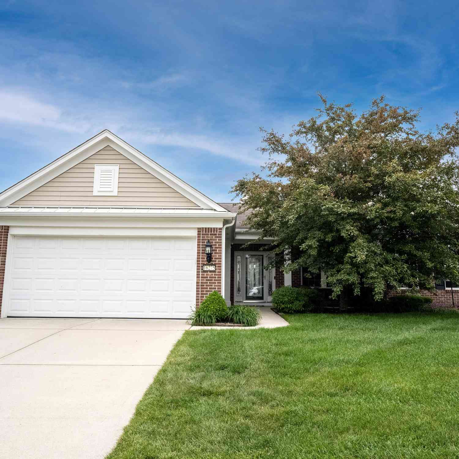 Homes For Sale - 16275 Oakford Trail<br/> Fishers, IN 46037