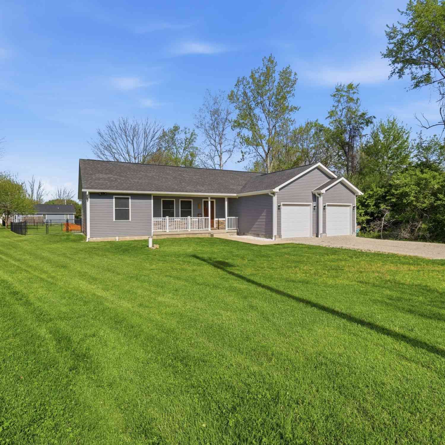 Homes For Sale - 258 Gettysburg<br/> Coatesville, IN 46121