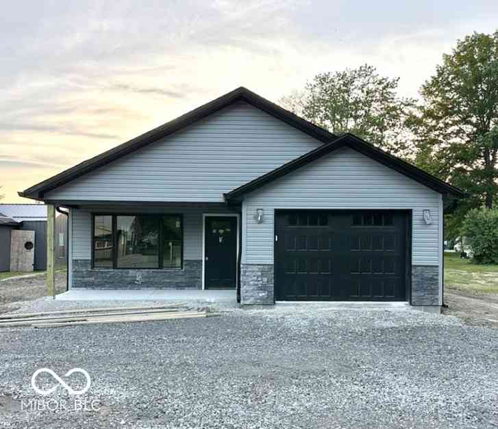 Homes For Sale - 1116 Mann Avenue<br/> Scott County, Austin, IN 47102