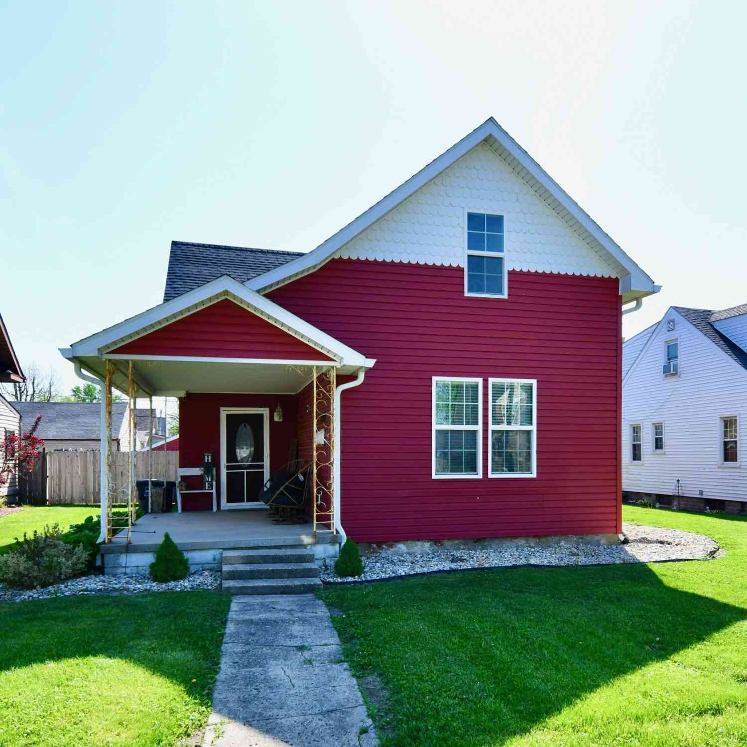 Homes For Sale - 1305 S Anderson Street<br/> Madison County, Elwood, IN 46036