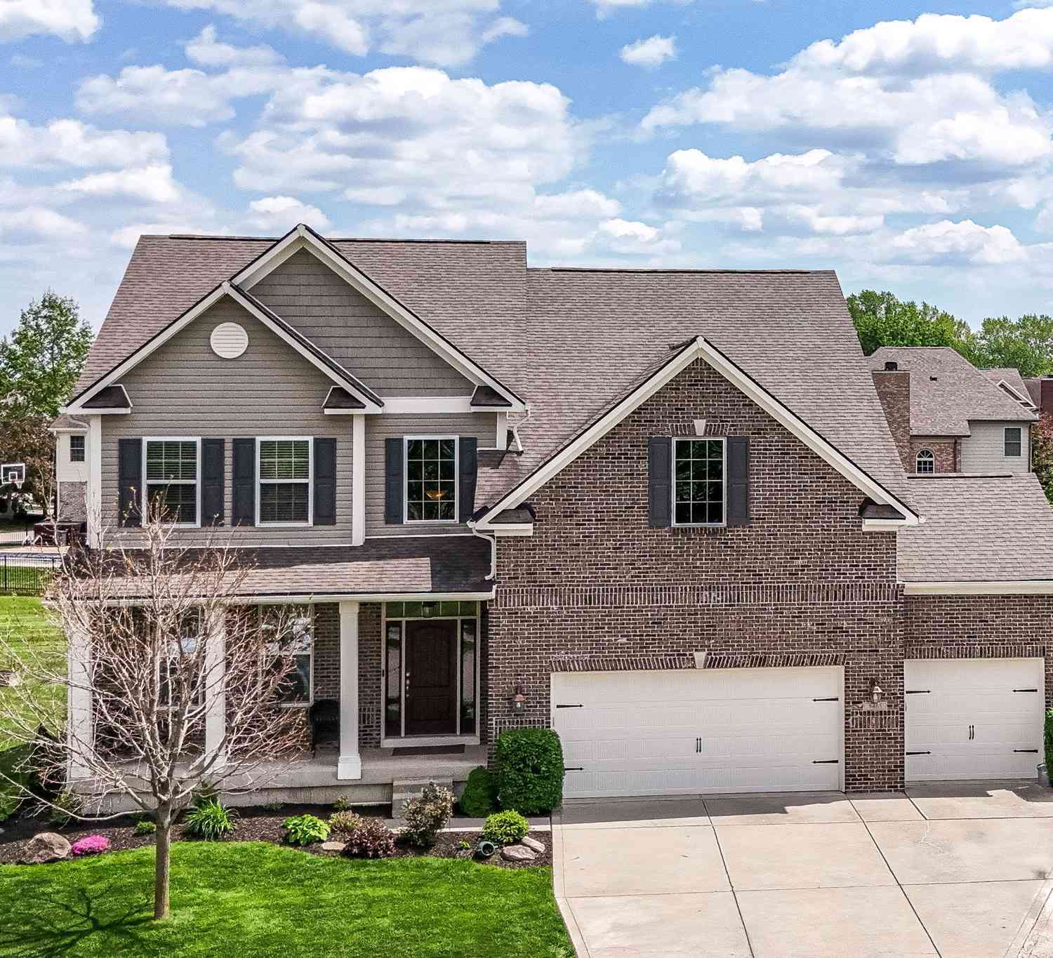 Homes For Sale - 8465 Abernethy Lane<br/> Brownsburg, IN 46112