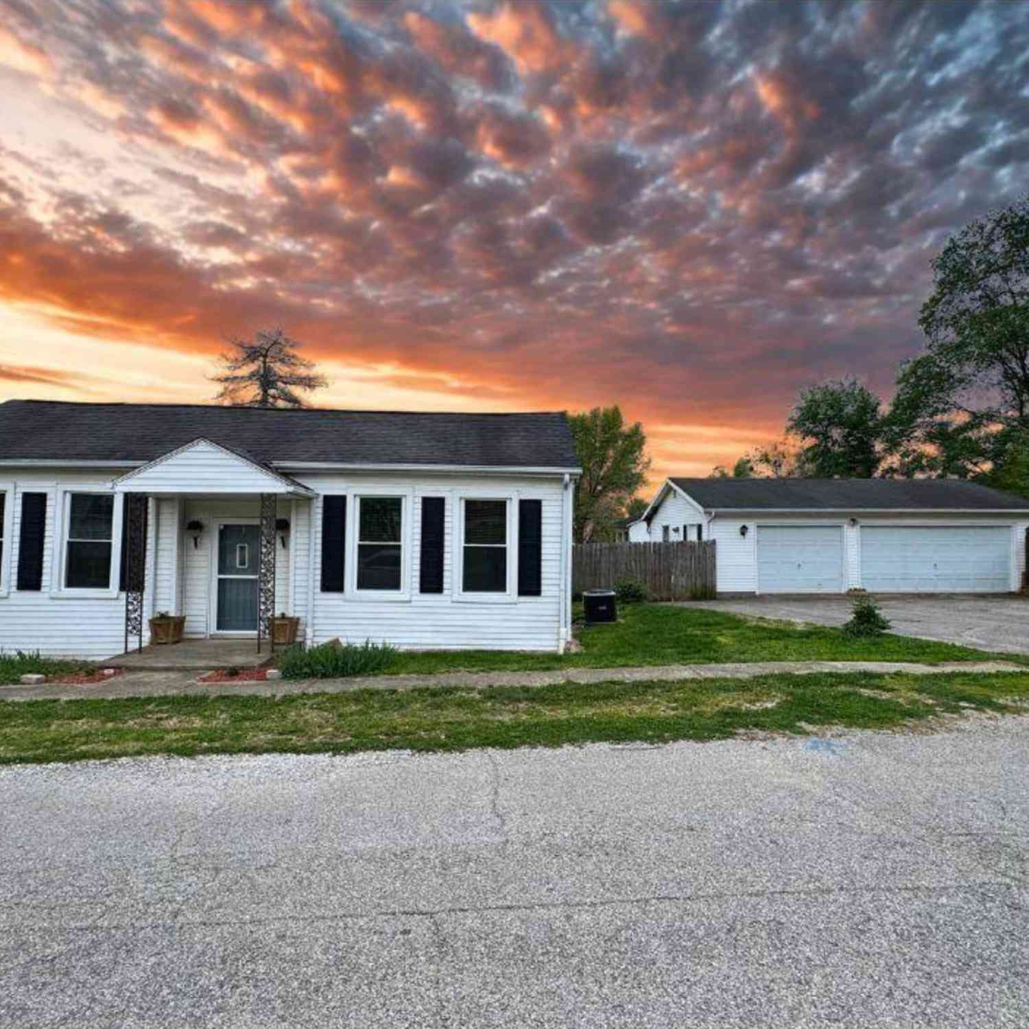 Homes For Sale - 15 N 7th Street<br/> Owen County, Gosport, IN 47433