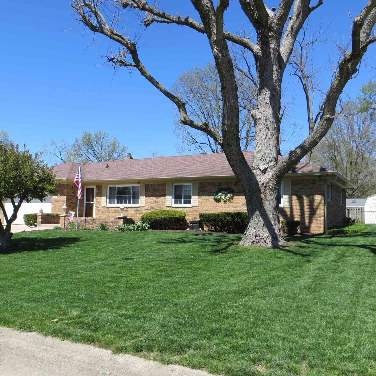 Homes For Sale - 628 W Ralston Road<br/> Marion County, Indianapolis, IN 46217