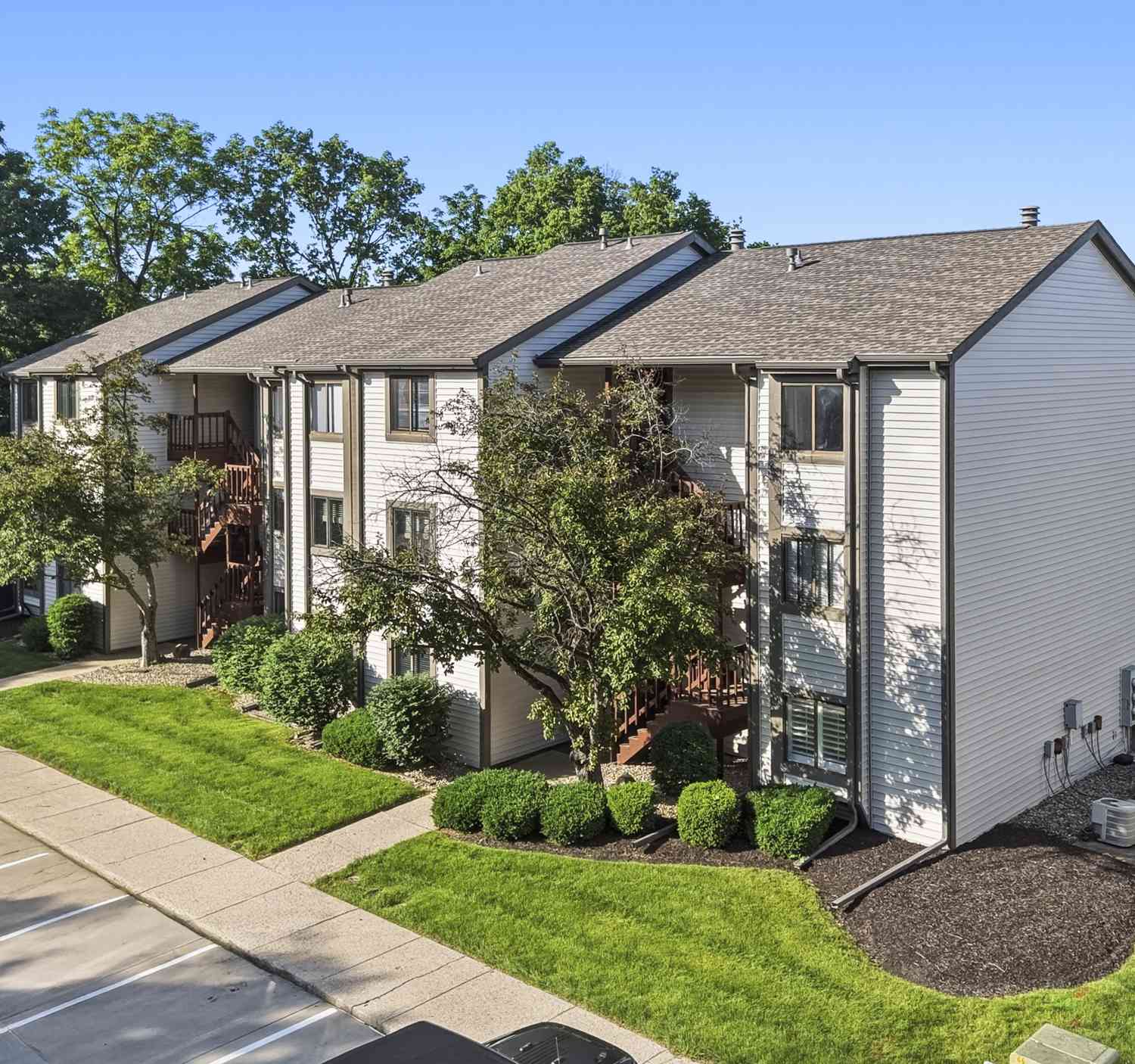 Condo For Sale - 8140 Shorewalk Drive #UNIT B<br/> Marion County, Indianapolis, IN 46236