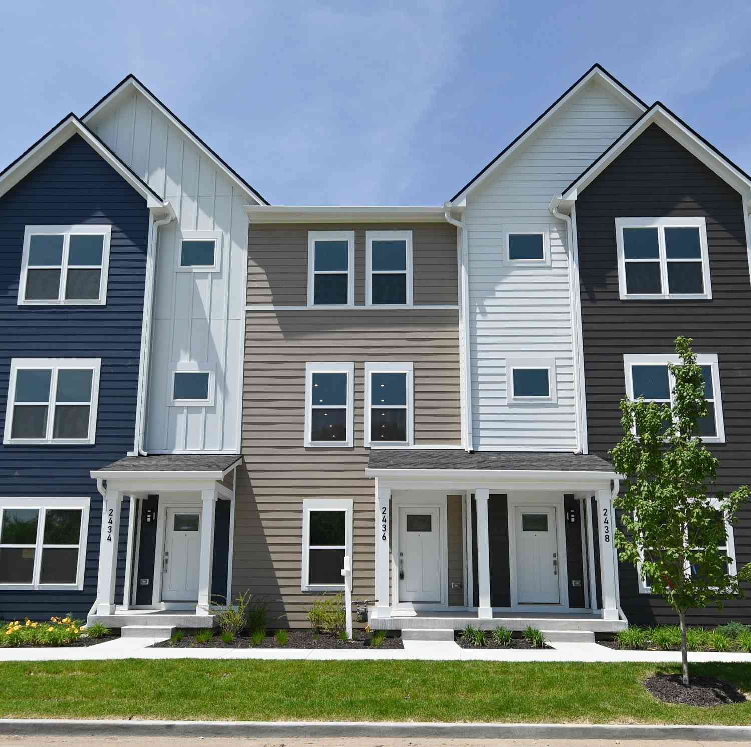 Townhouse For Sale - 2436 Winthrop Avenue<br/> Indianapolis, IN 46205