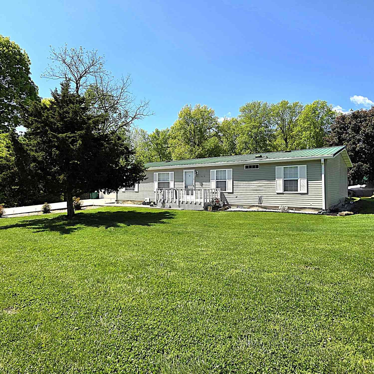Mobile Home For Sale - 579 Love Court<br/> Putnam County, Cloverdale, IN 46120
