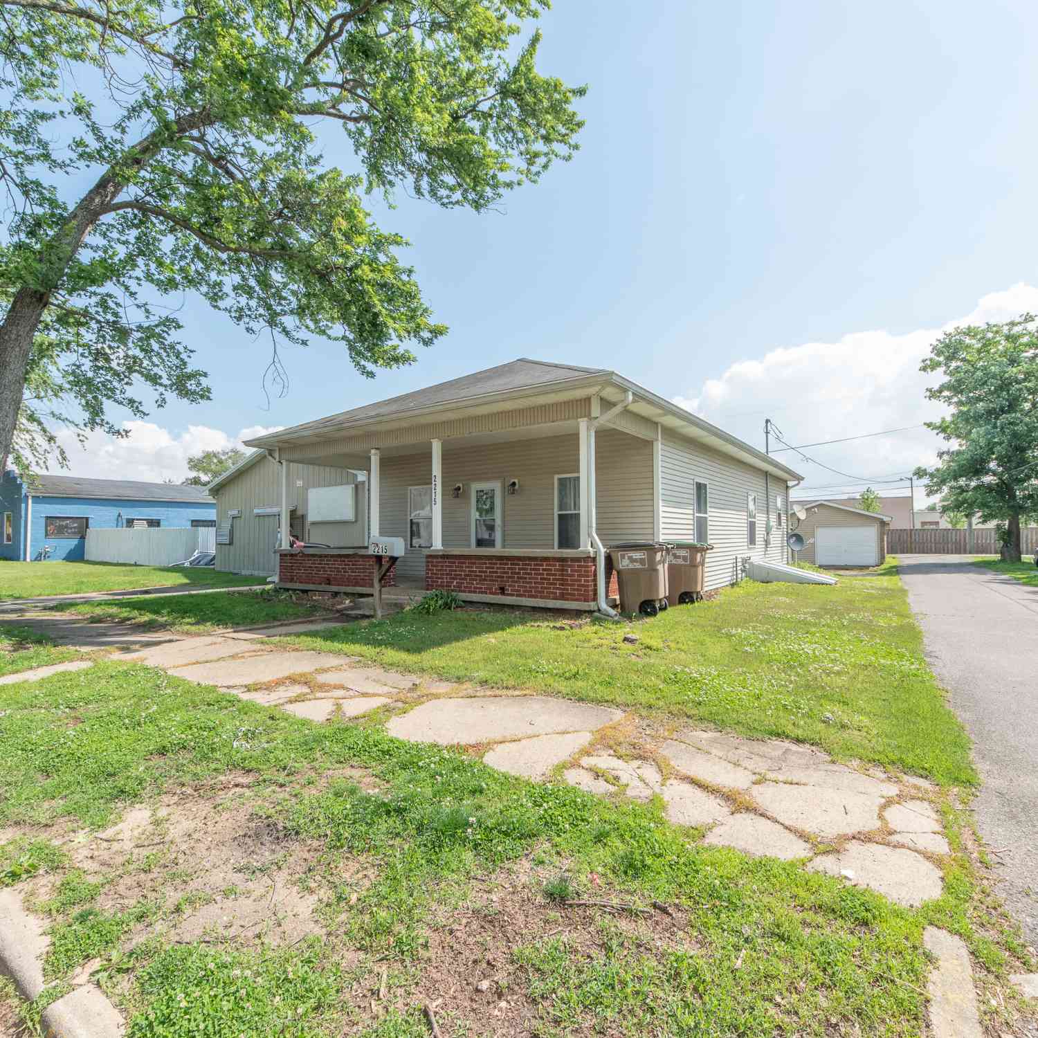 Homes For Sale - 2215 N Cherry Street<br/> Columbus, IN 47201
