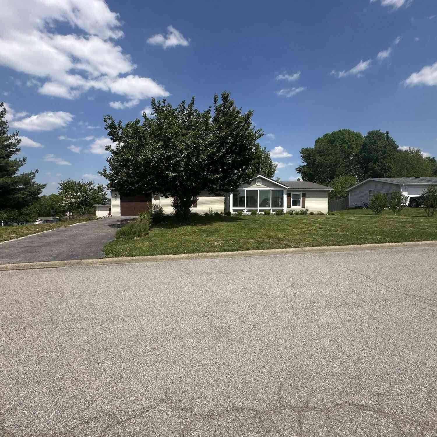 Homes For Sale - 506 Pilgrim Way<br/> Salem, IN 47167