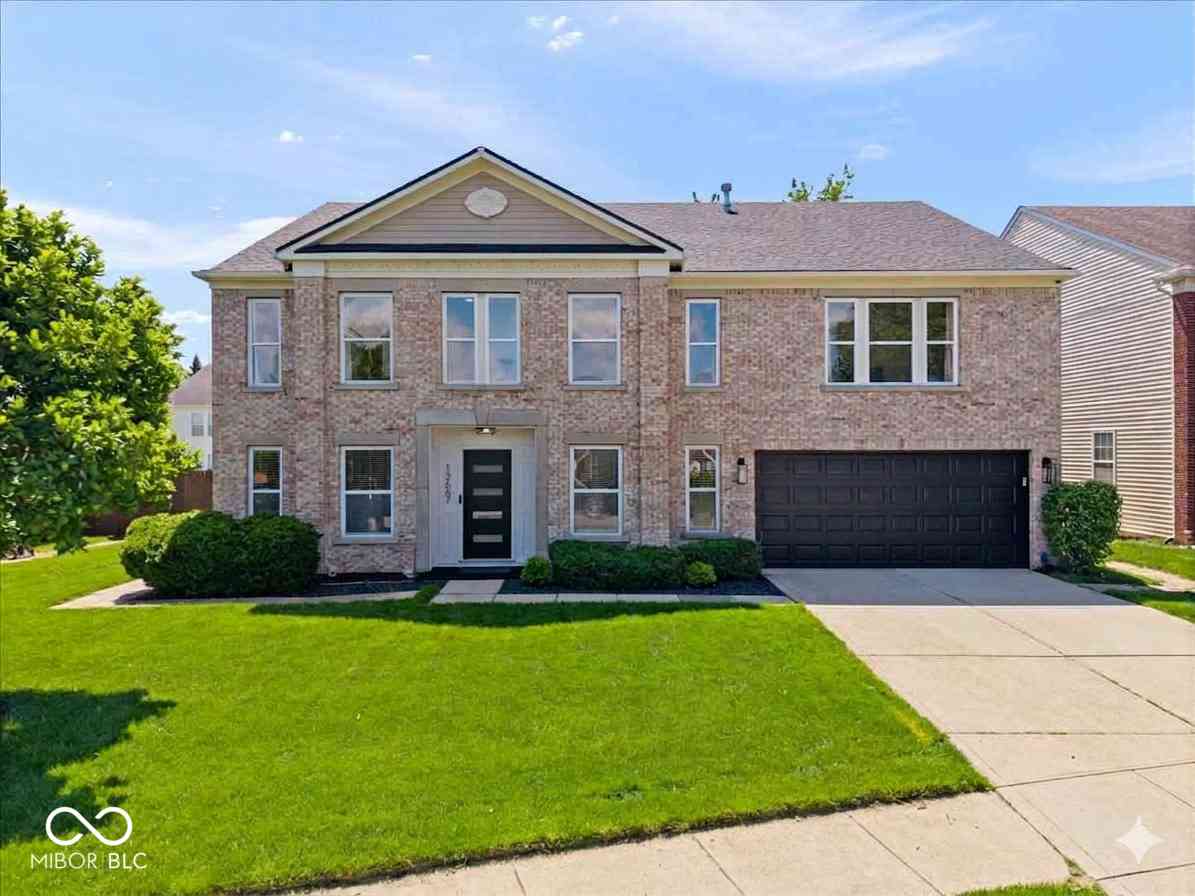Homes For Sale - 12667 Courage Crossing<br/> Fishers, IN 46037
