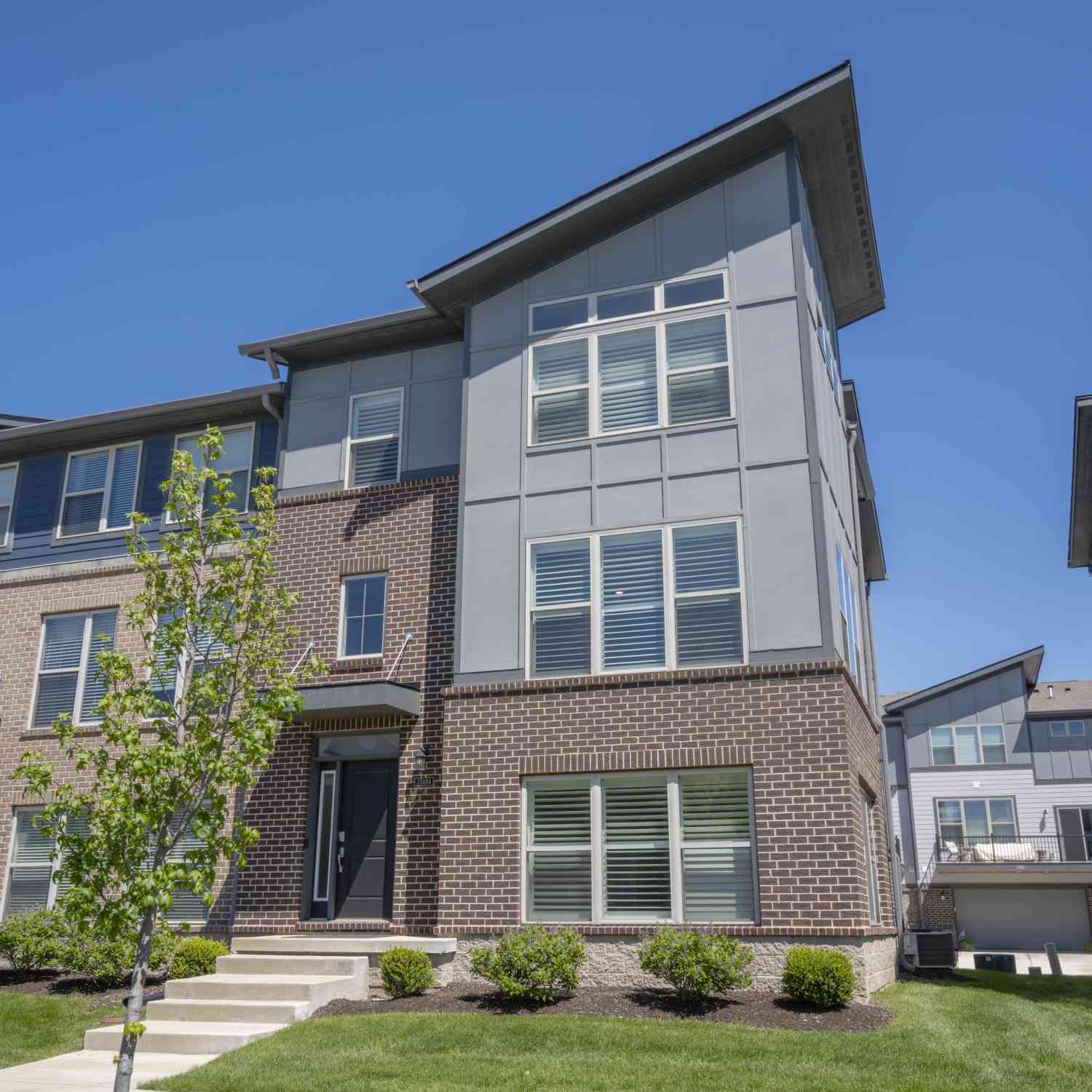Townhouse For Sale - 13484 Erlen Drive<br/> Fishers, IN 46037