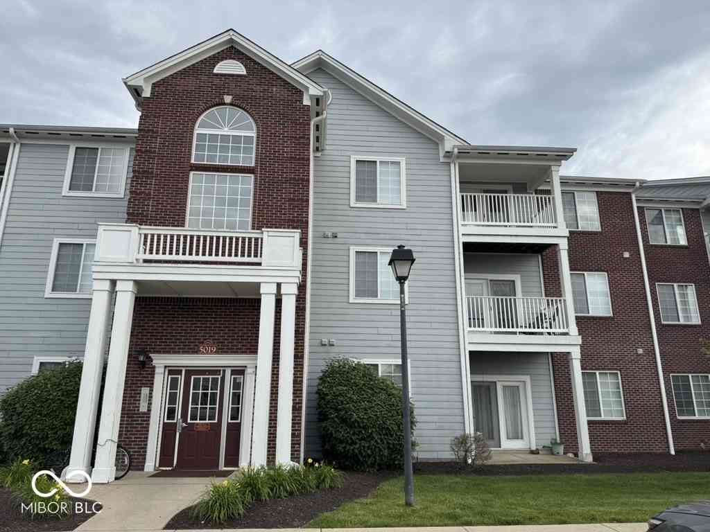 Condo For Sale - 5019 Amber Creek Place #311<br/> Marion County, Indianapolis, IN 46237