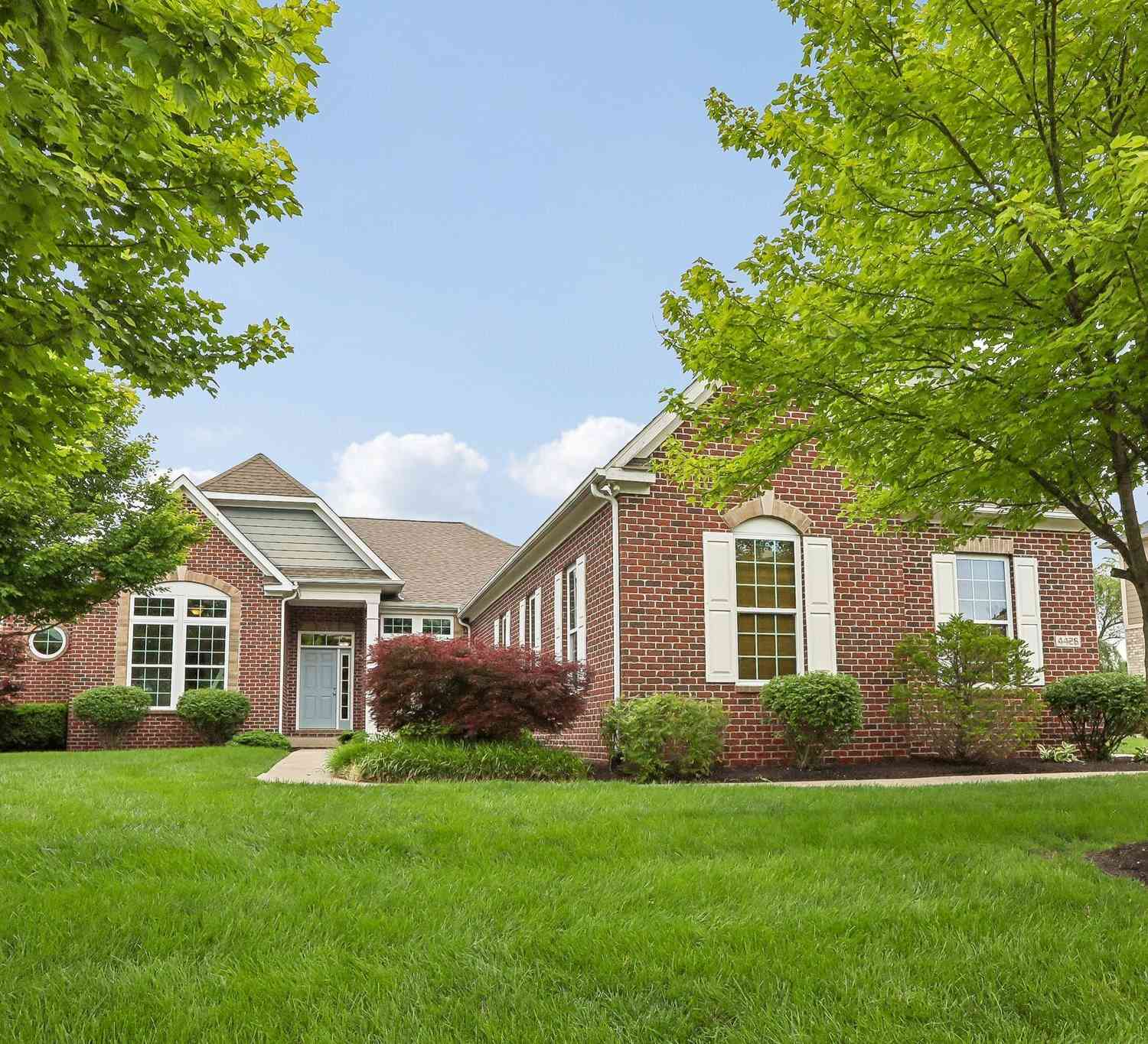 Homes For Sale - 4426 Hickory Grove Boulevard<br/> Johnson County, Greenwood, IN 46143