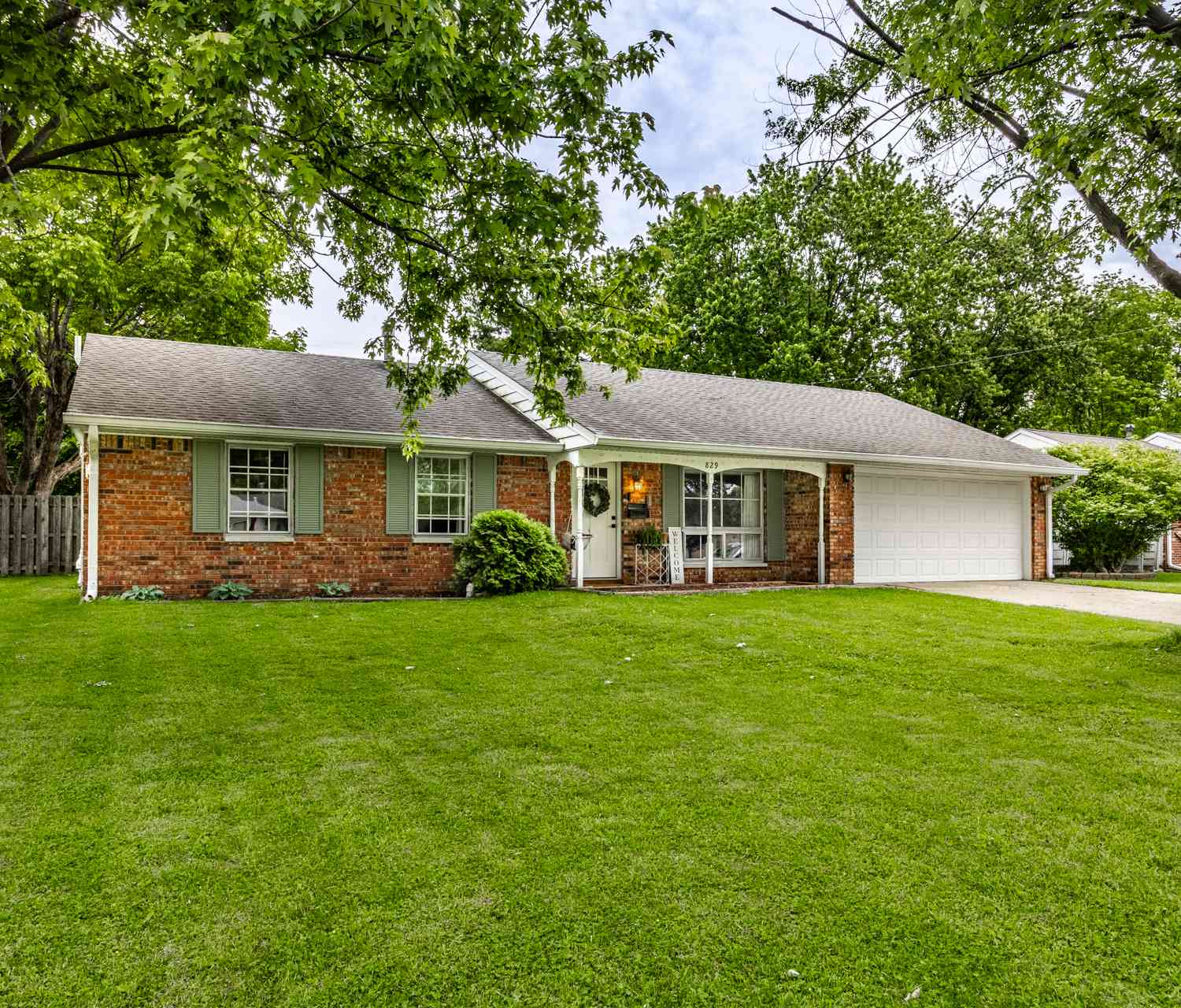 Homes For Sale - 829 Willark Drive<br/> New Whiteland, IN 46184