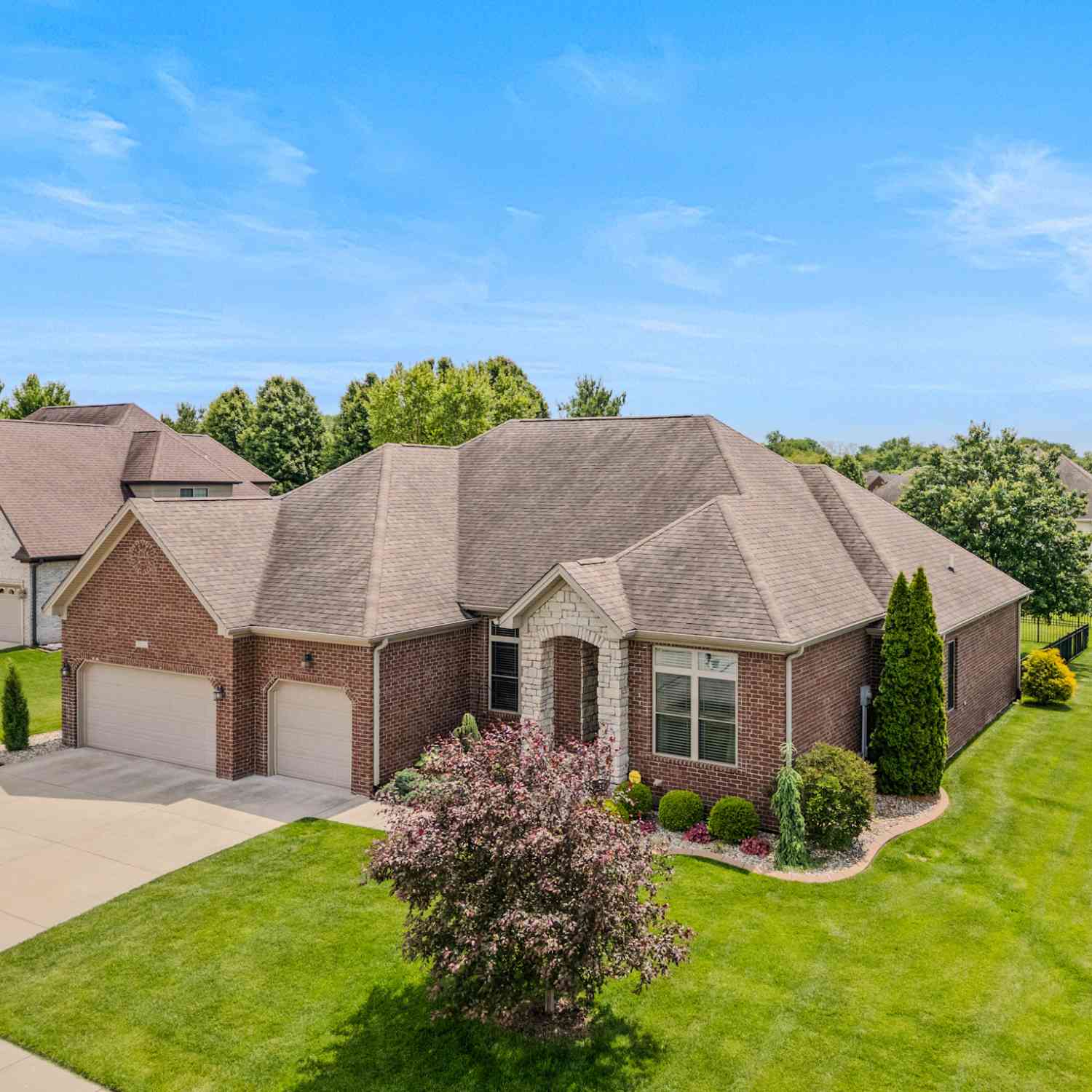 Homes For Sale - 3831 Sycamore Bend Court<br/> Columbus, IN 47203