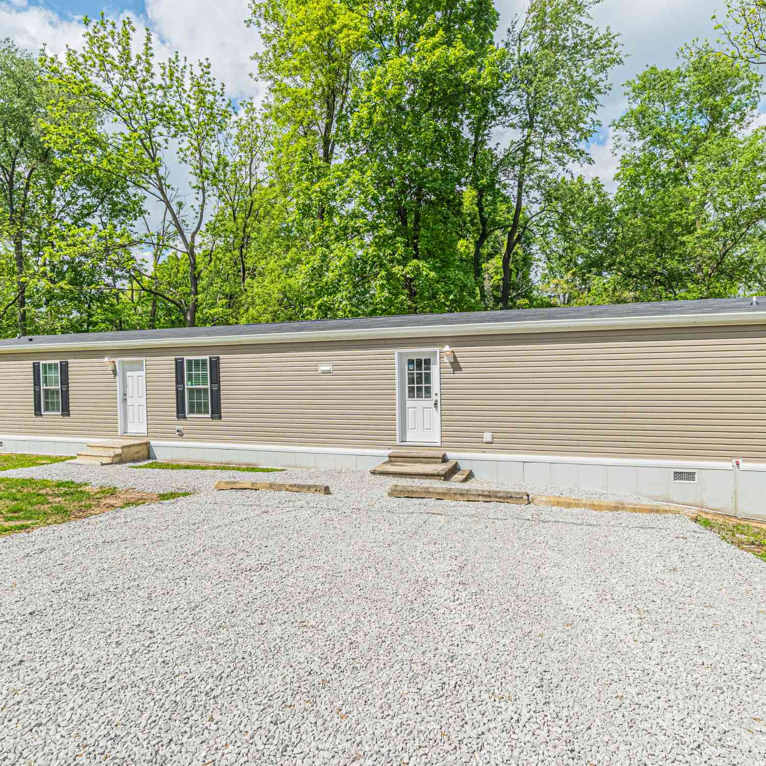 Mobile Home For Sale - 40 Lazy River Road<br/> Putnam County, Cloverdale, IN 46120