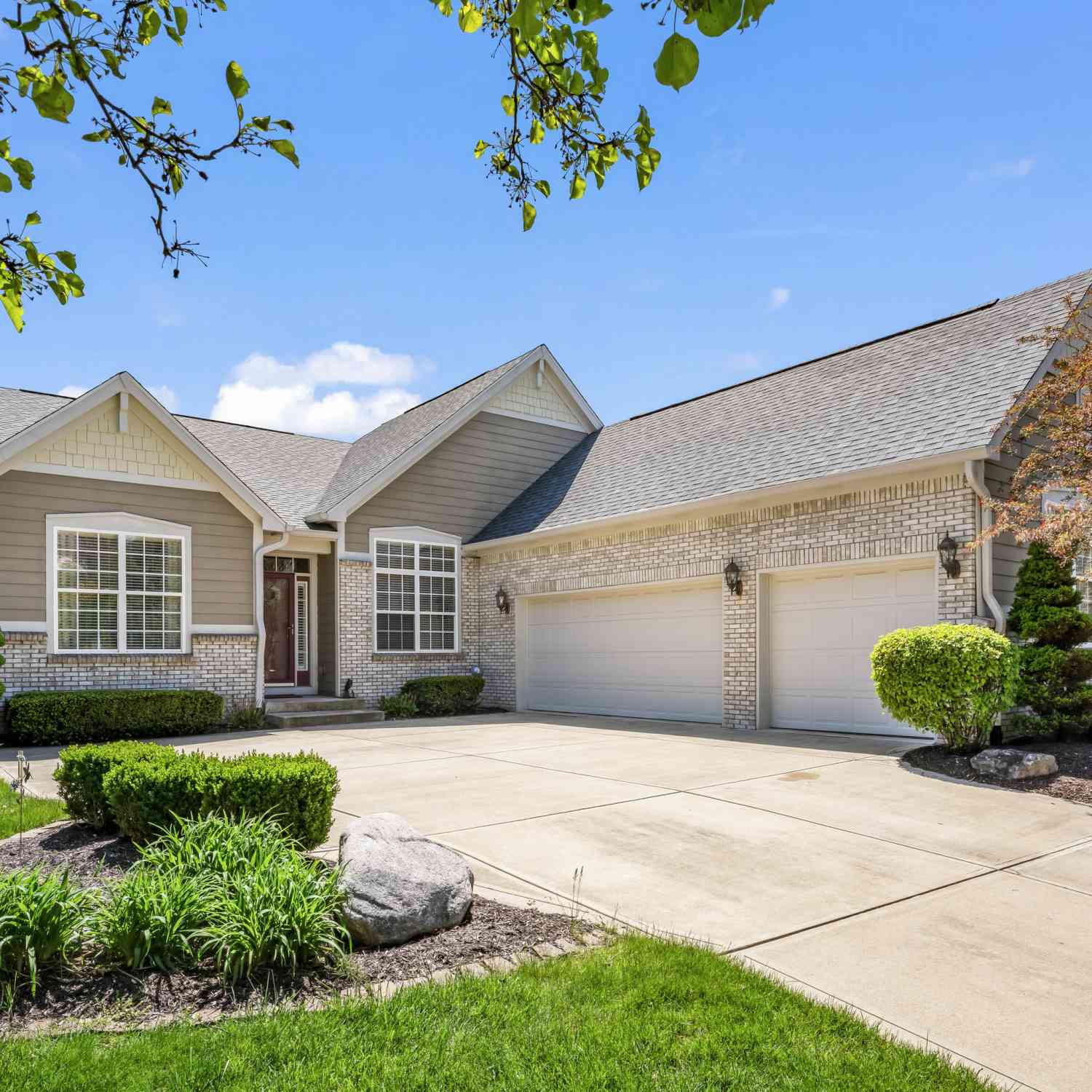 Homes For Sale - 15143 Clove Hitch Court<br/> Fishers, IN 46040
