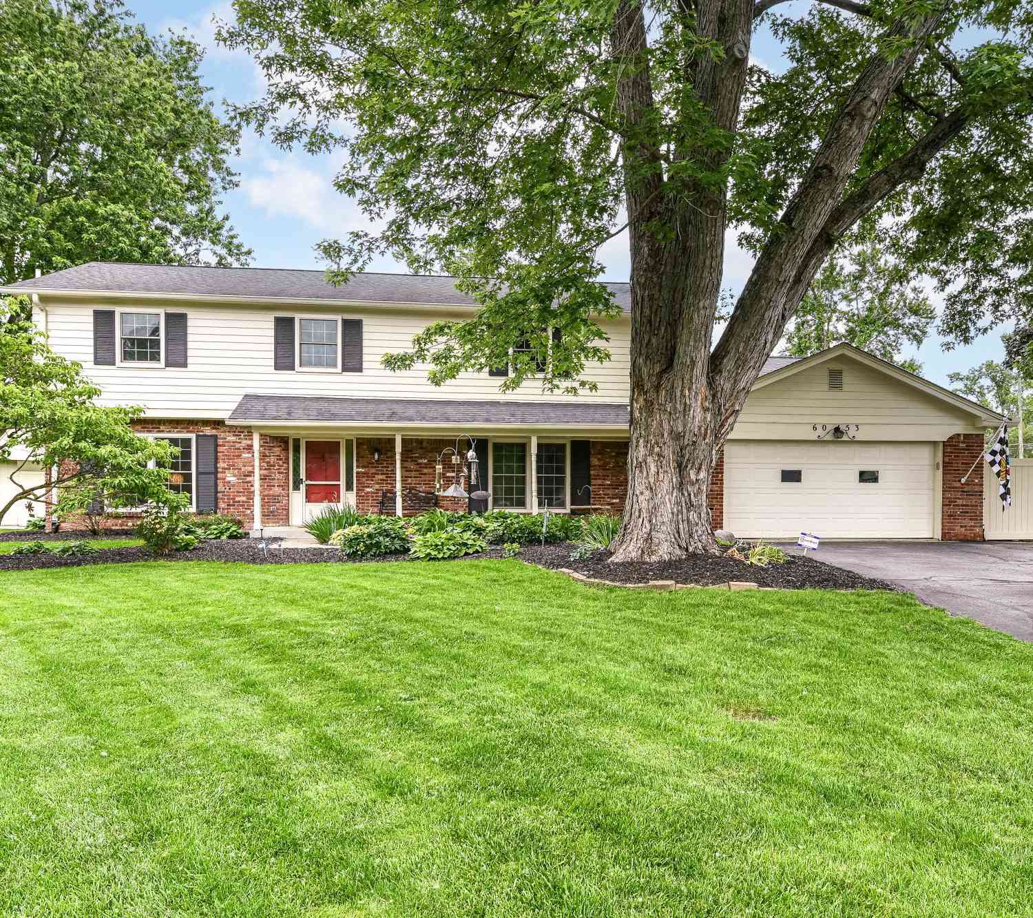 Homes For Sale - 6053 Halfmoon Lane<br/> Marion County, Indianapolis, IN 46220