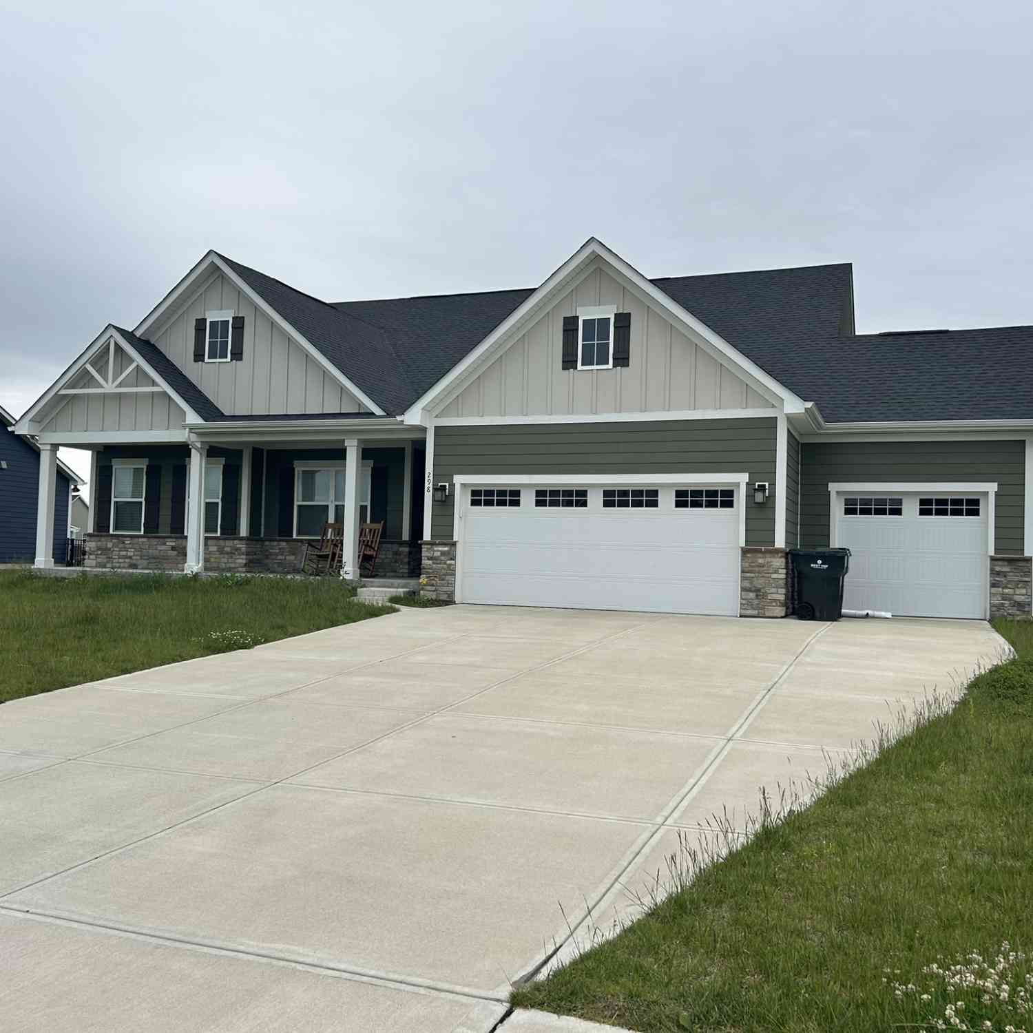 Homes For Sale - 298 Larimar Drive<br/> Whiteland, IN 46184