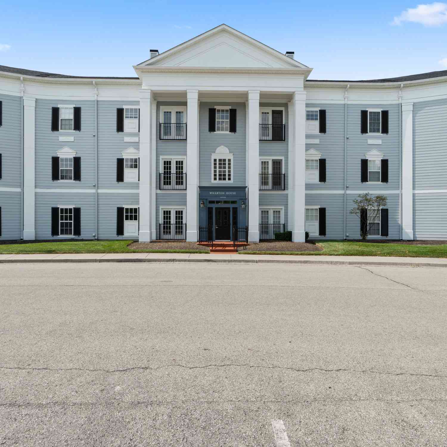 Condo For Sale - 12926 University Crescent #2C<br/> Hamilton County, Carmel, IN 46032