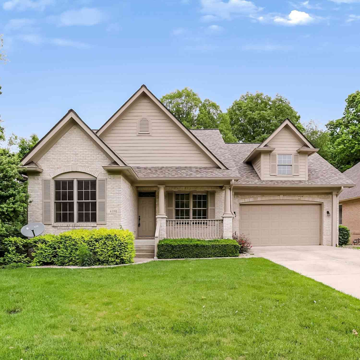 Homes For Sale - 4380 Nottinghill Drive<br/> Avon, IN 46123