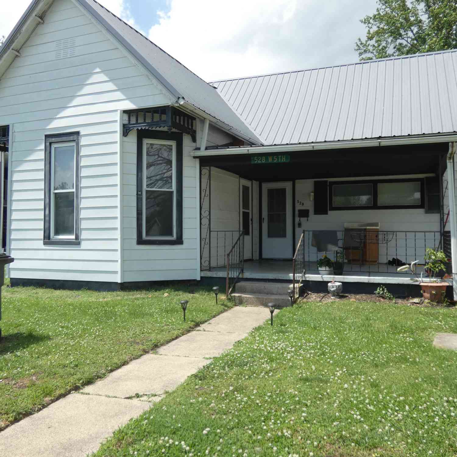 Homes For Sale - 528 W 5th Street<br/> Jackson County, Seymour, IN 47274