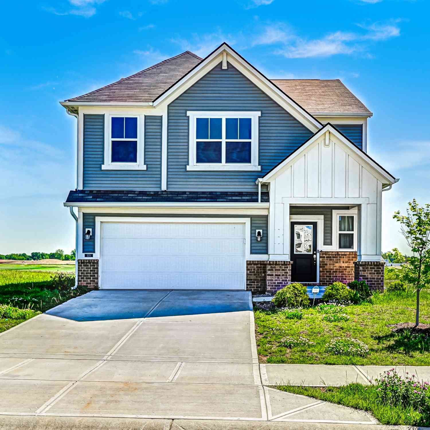 Homes For Sale - 221 Switchgrass Lane<br/> Whiteland, IN 46184