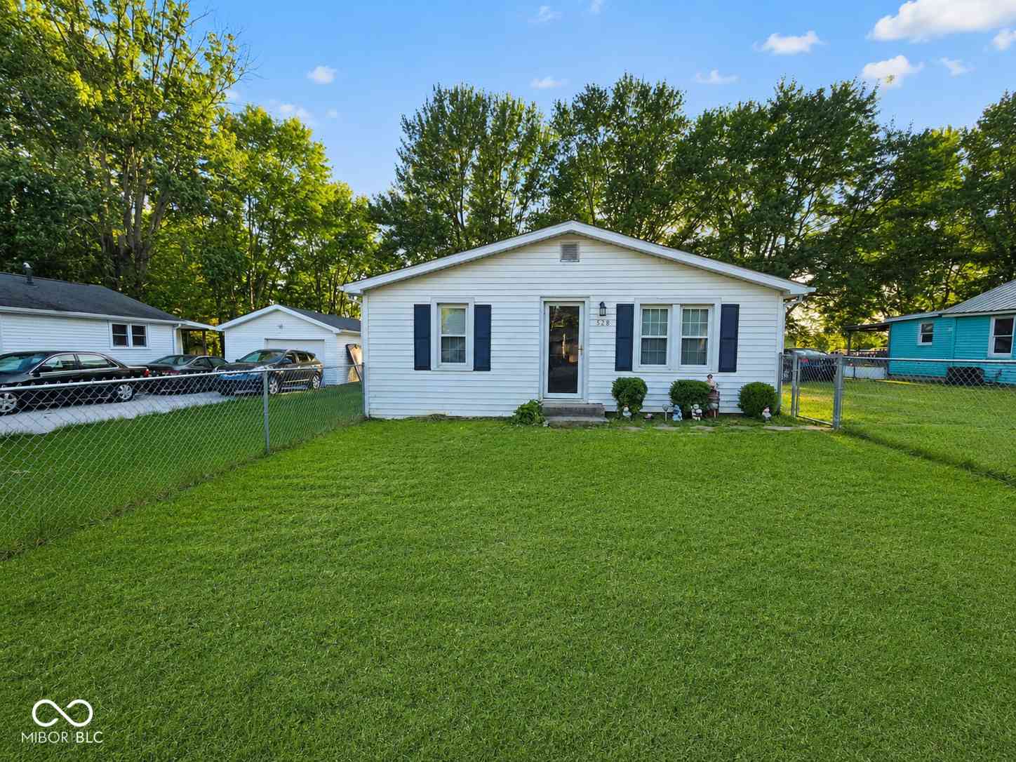 Homes For Sale - 528 Della Road<br/> Columbus, IN 47203