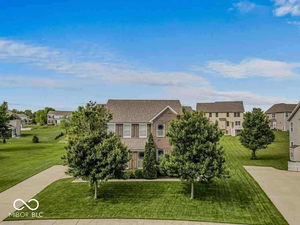 Homes For Sale - 7058 Stoney Ridge Drive<br/> Columbus, IN 47201