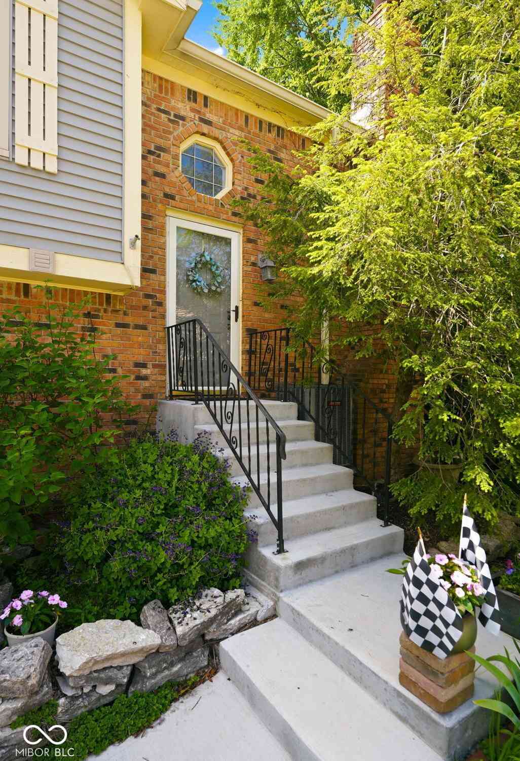 Condo For Sale - 7455 Prairie Lake Drive<br/> Indianapolis, IN 46256