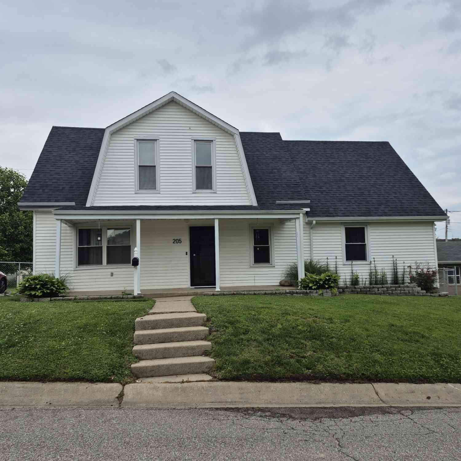 Homes For Sale - 205 N Sugar Street<br/> Brownstown, IN 47220