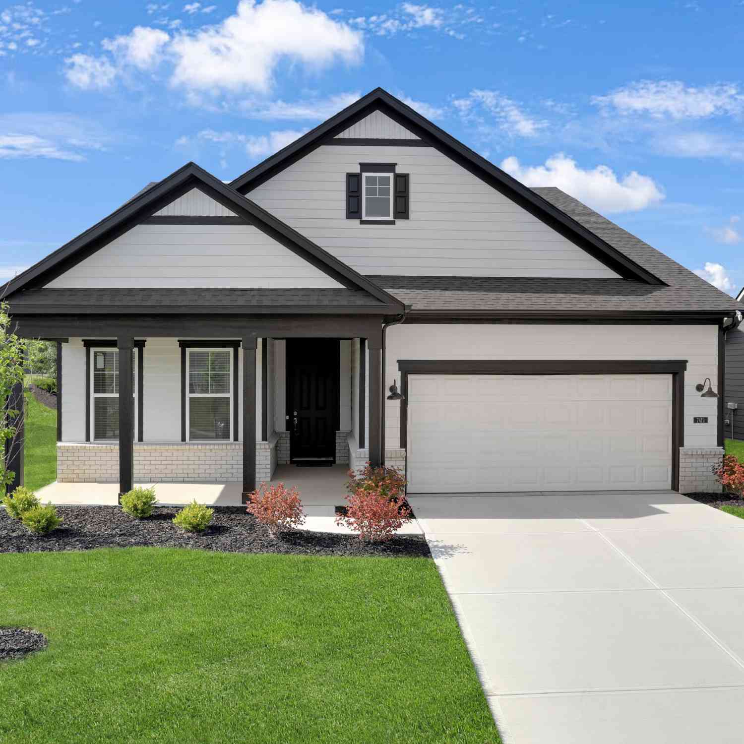 Homes For Sale - 7419 Legends Way<br/> Whitestown, IN 46075