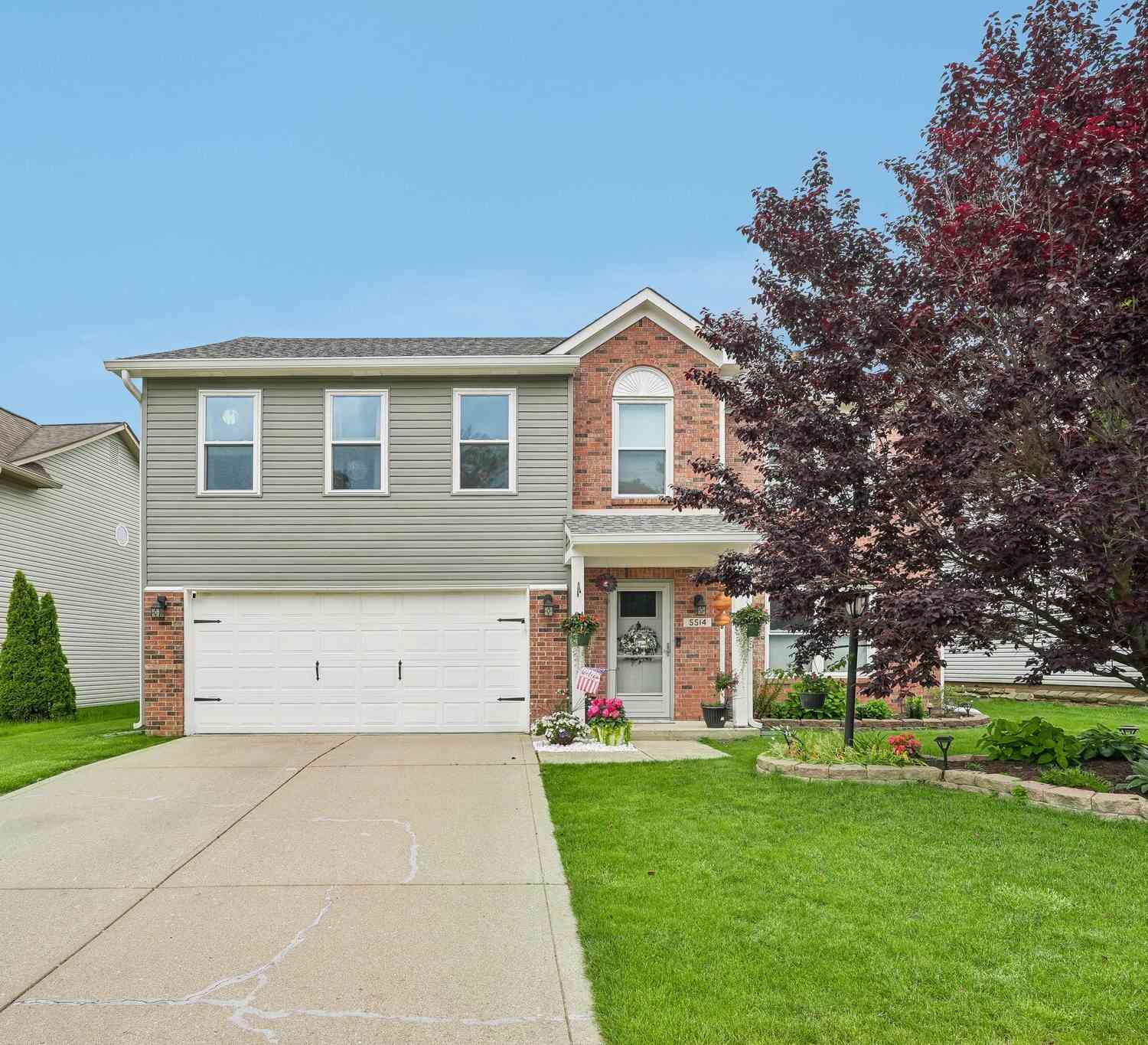 Homes For Sale - 5514 Burning Tree Court<br/> Marion County, Indianapolis, IN 46239