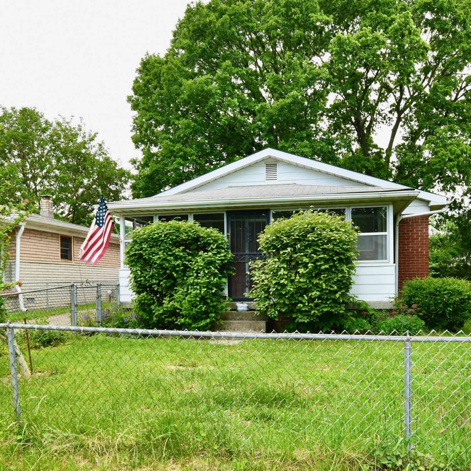 Homes For Sale - 2748 S Lyons Avenue<br/> Indianapolis, IN 46241