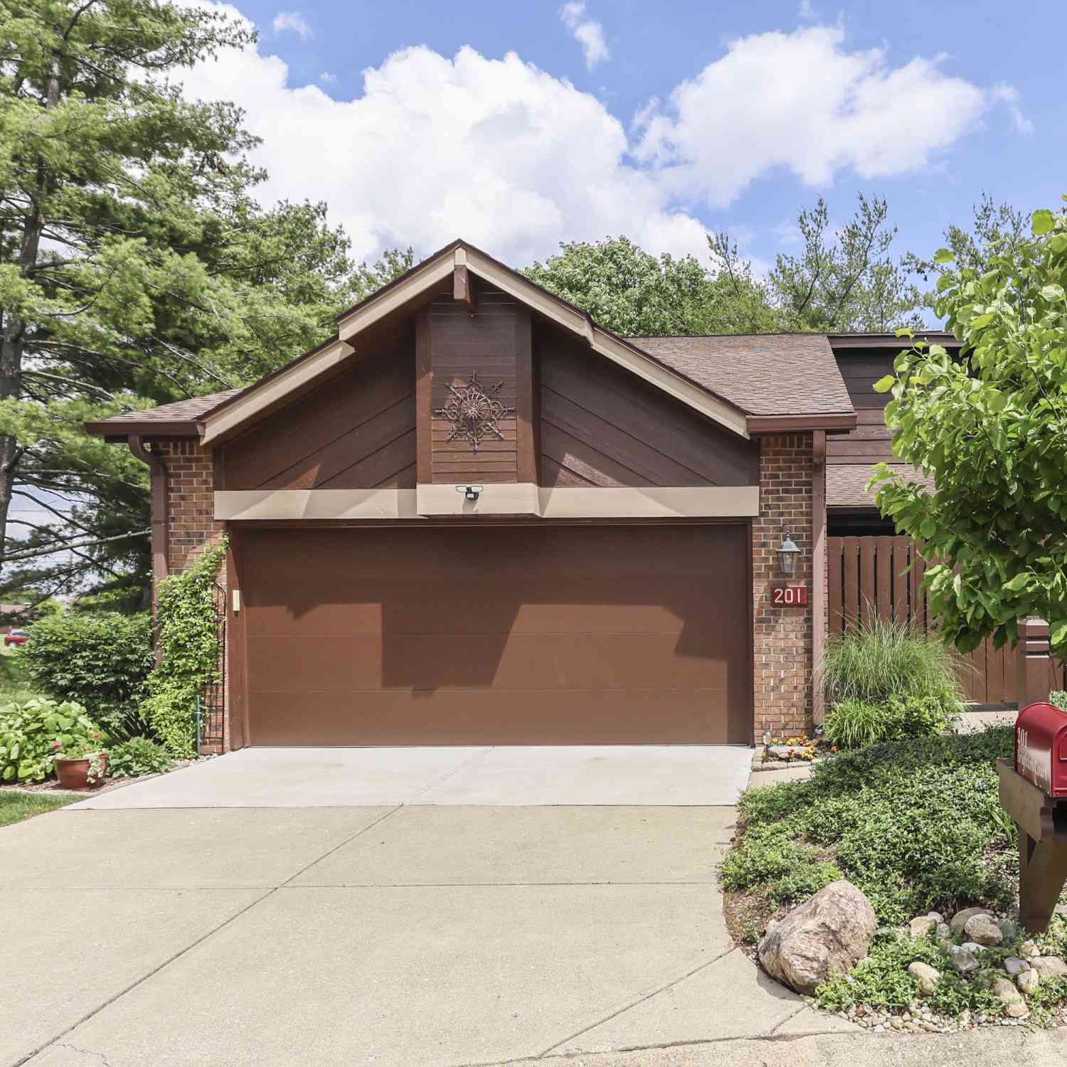 Condo For Sale - 201 Brighton Court<br/> Johnson County, Greenwood, IN 46143