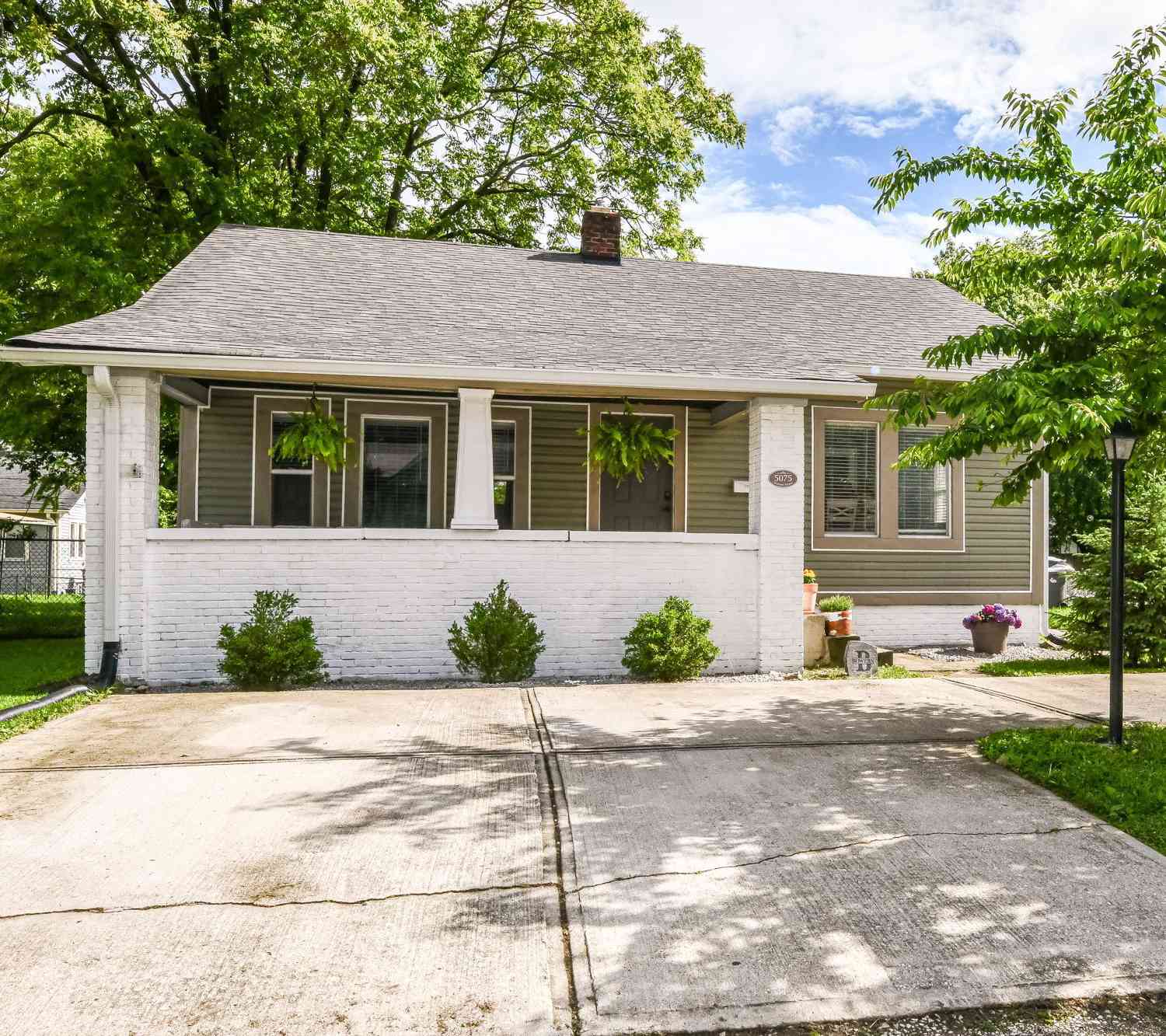 Homes For Sale - 5075 E Walnut Street<br/> Indianapolis, IN 46201
