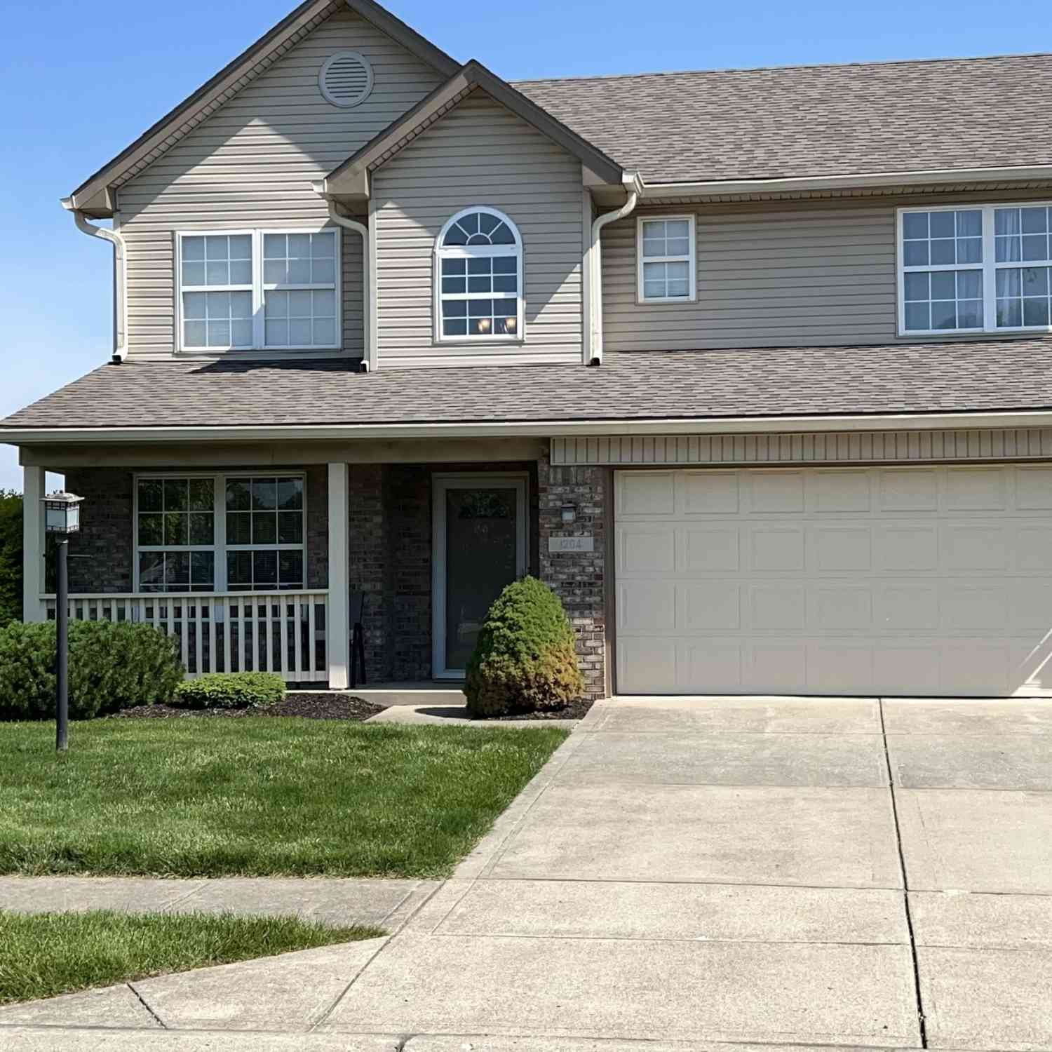 Condo For Sale - 1204 Worcester Way<br/> Greenfield, IN 46140