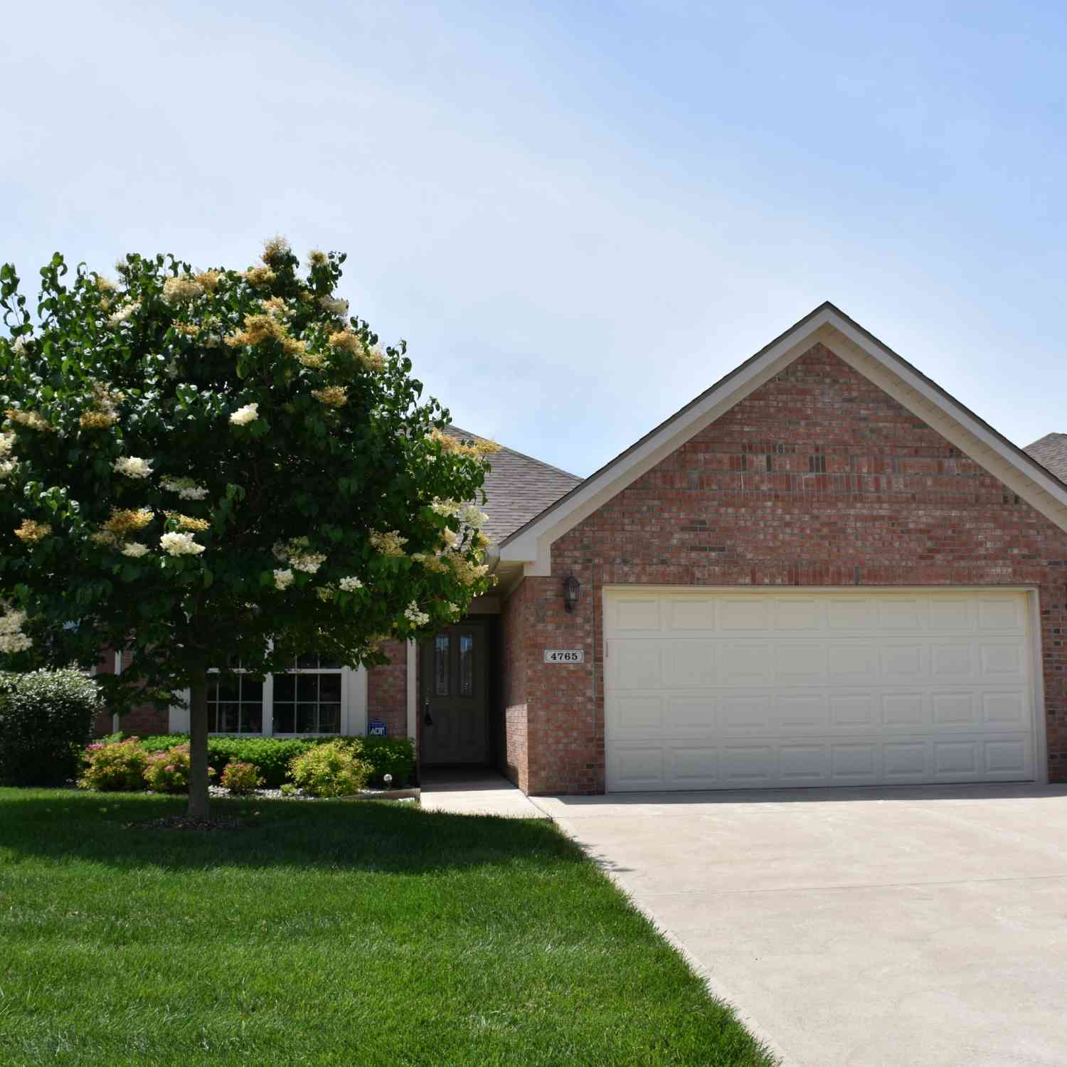 Condo For Sale - 4765 W Harrisburg Court<br/> New Palestine, IN 46163
