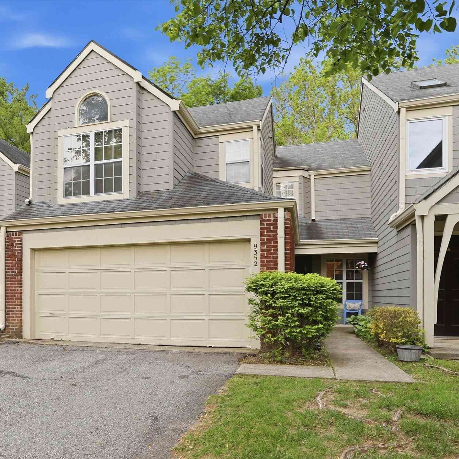 Condo For Sale - 9352 Aberdare Drive<br/> Marion County, Indianapolis, IN 46250