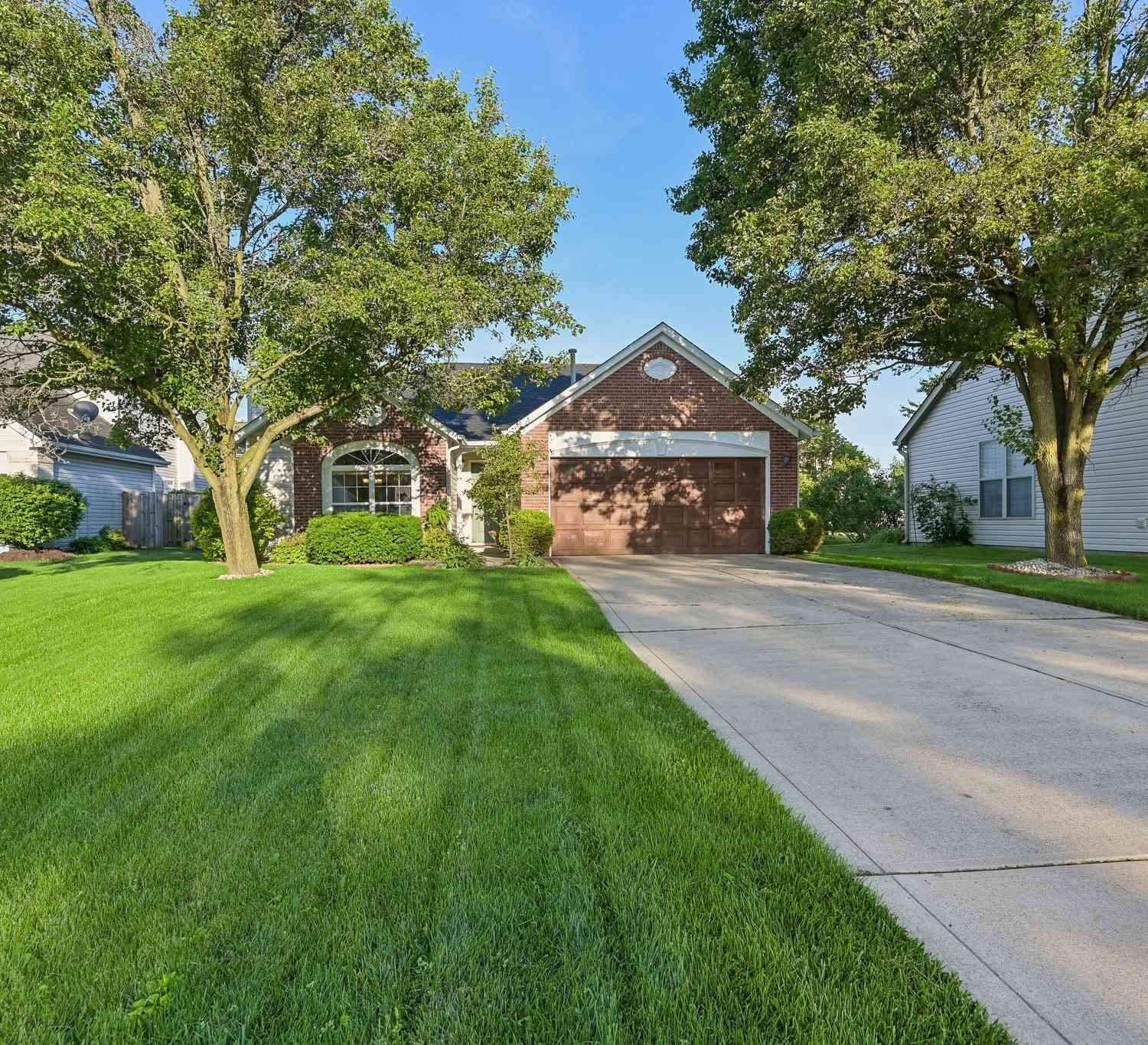 Homes For Sale - 10644 Kyle Court<br/> Fishers, IN 46037