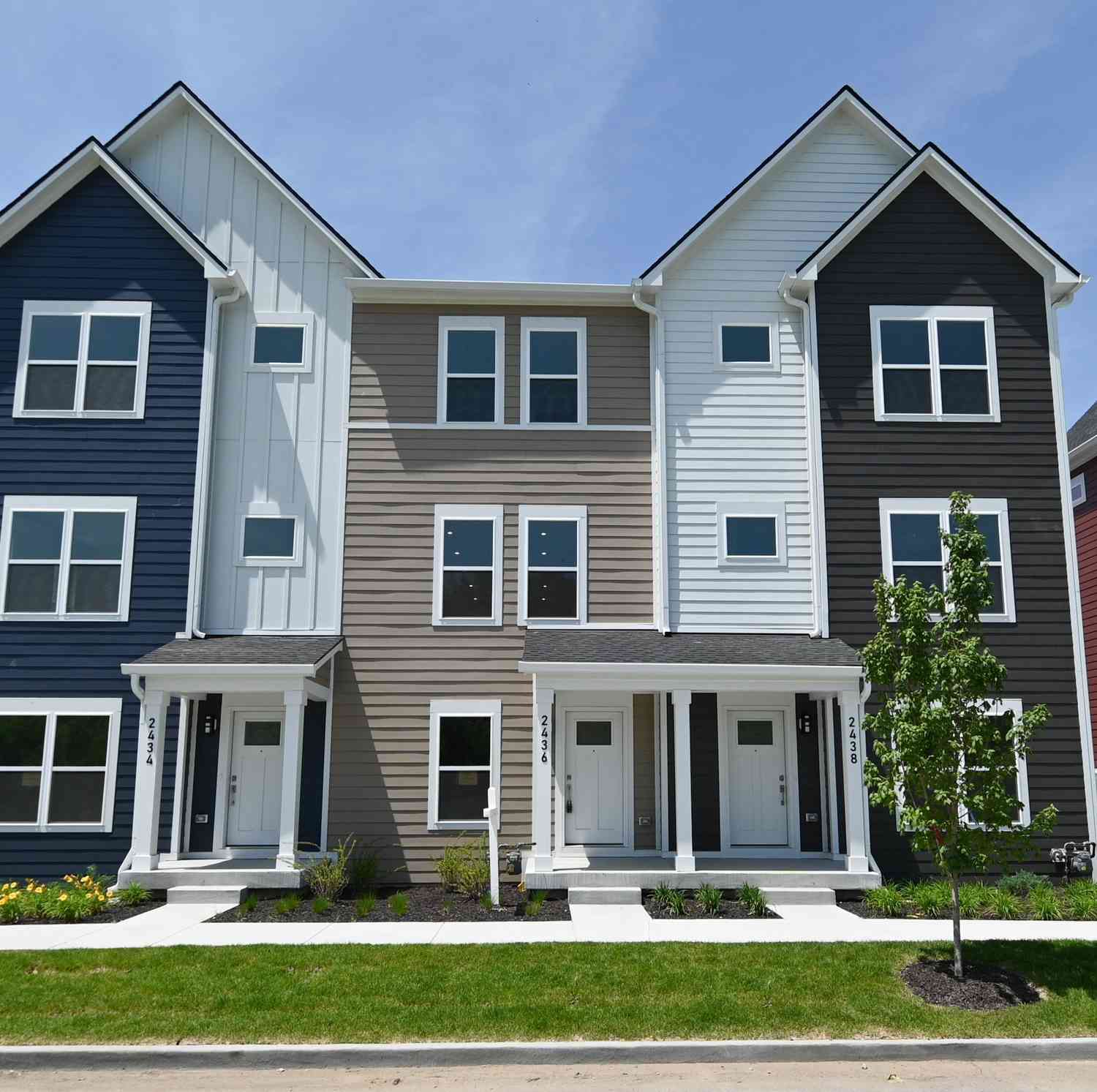 Townhouse For Sale - 2434 Winthrop Avenue<br/> Indianapolis, IN 46205