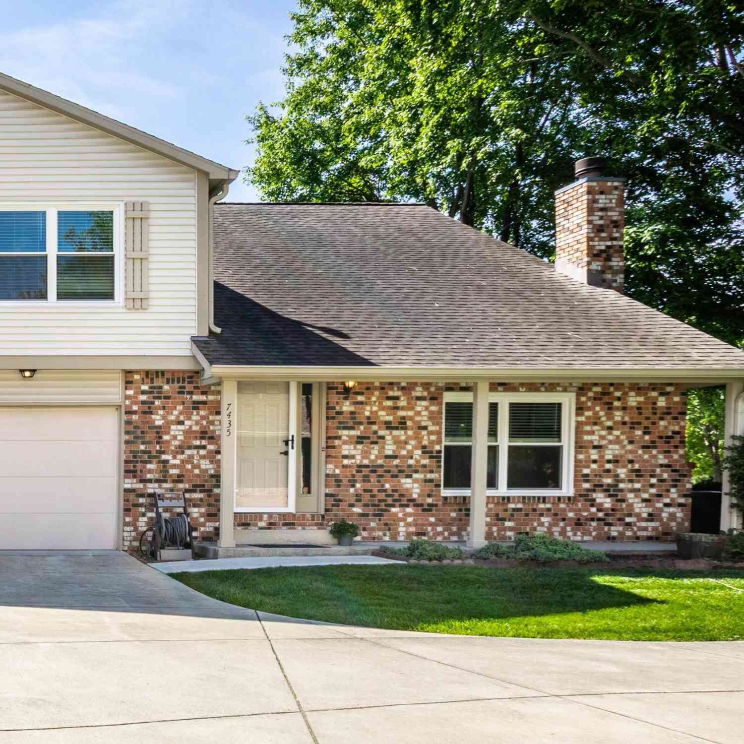 Condo For Sale - 7435 Prairie Lake Drive<br/> Marion County, Indianapolis, IN 46256