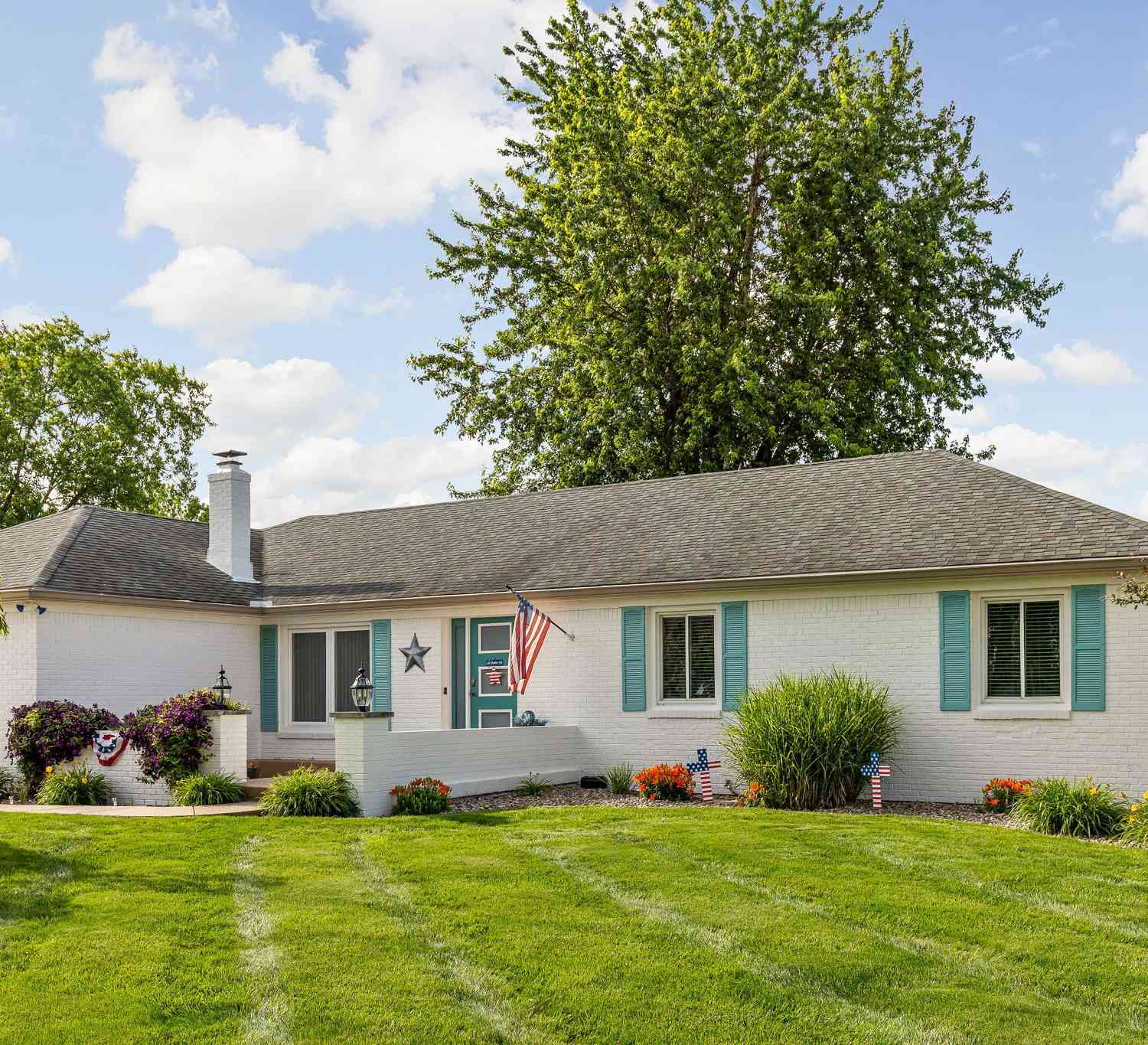 Homes For Sale - 708 Airport Road<br/> Brownsburg, IN 46112