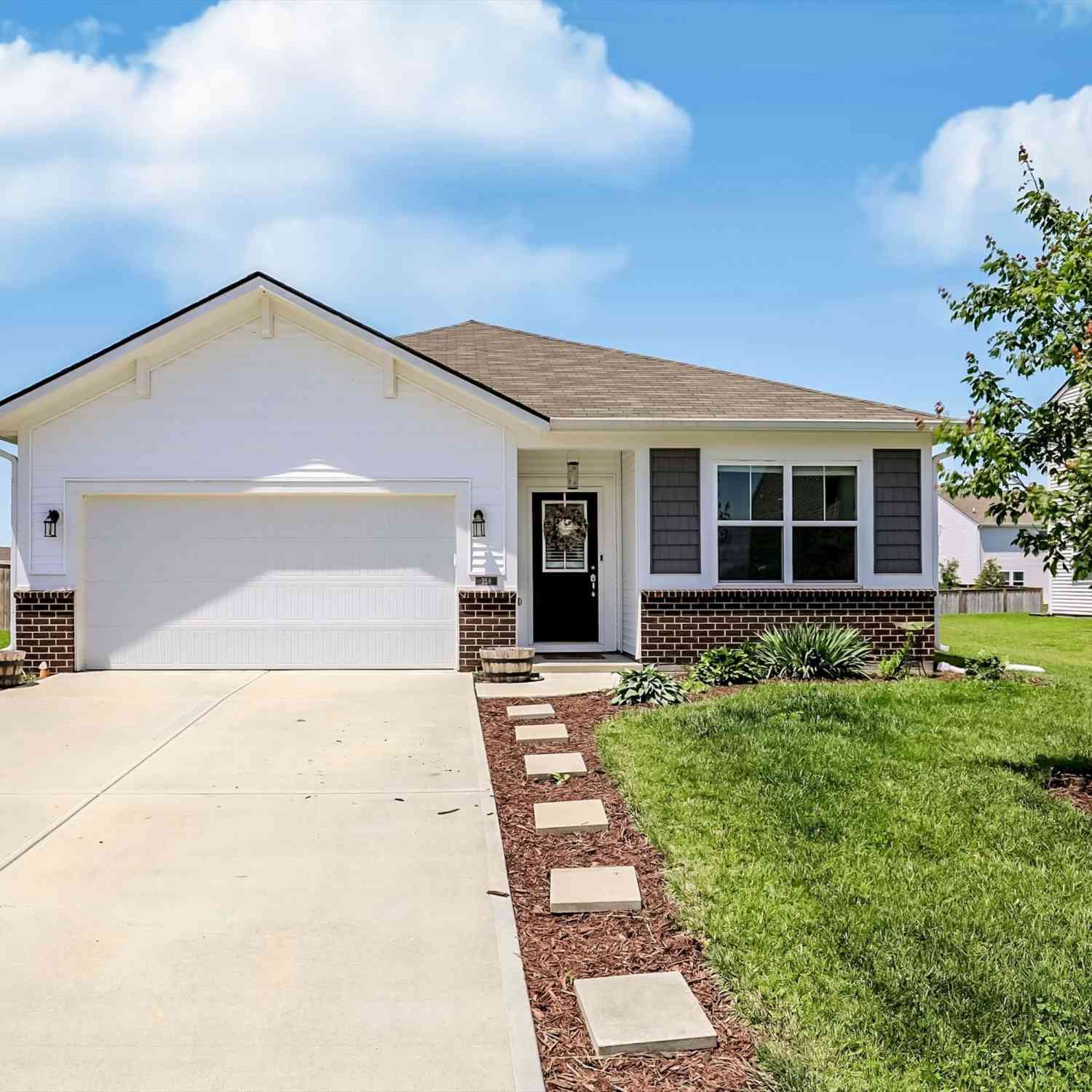 Homes For Sale - 358 Switchgrass Lane<br/> Whiteland, IN 46184