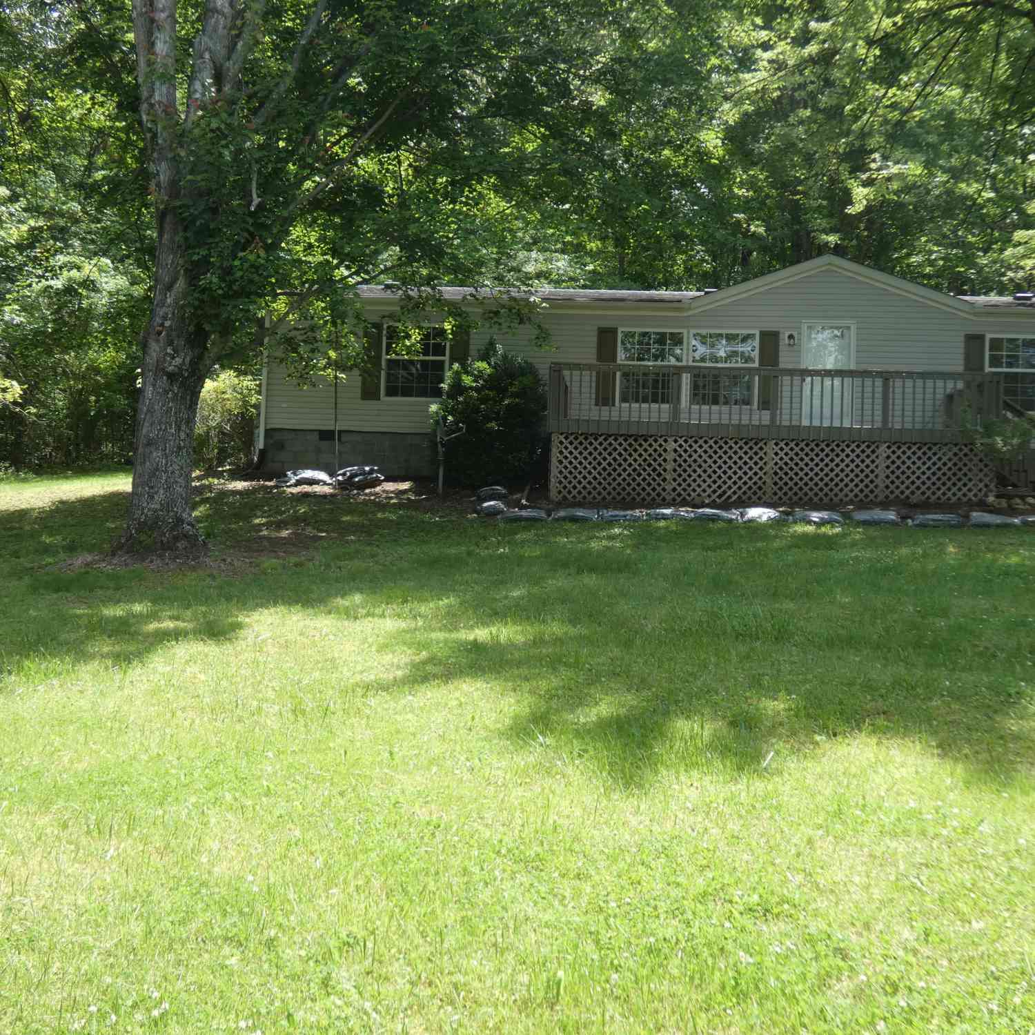 Mobile Home For Sale - 10465 N State Road 135<br/> Jackson County, Freetown, IN 47235