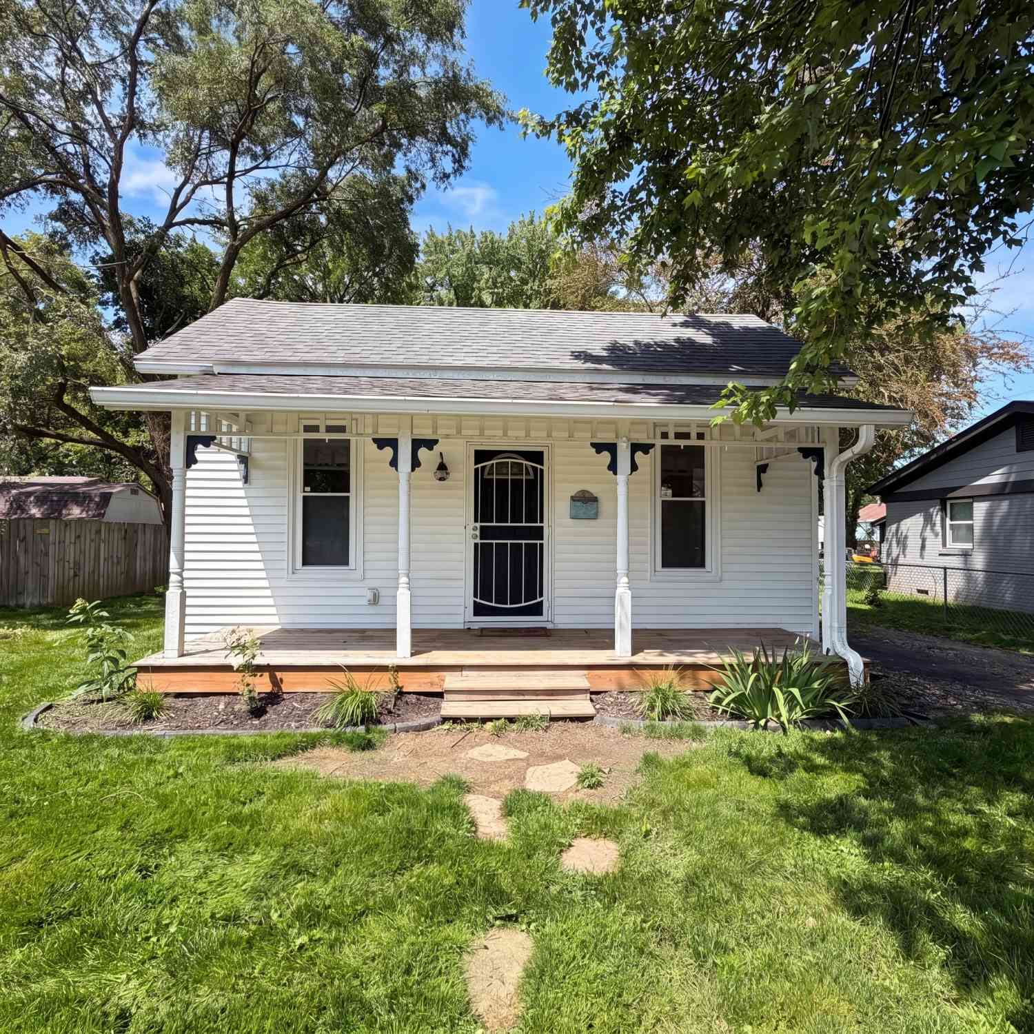 Homes For Sale - 108 S Heflin Street<br/> Marion County, Indianapolis, IN 46229