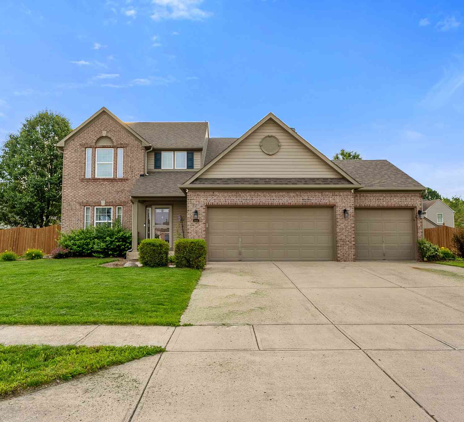 Homes For Sale - 1689 Sagemeadow Drive<br/> Brownsburg, IN 46112