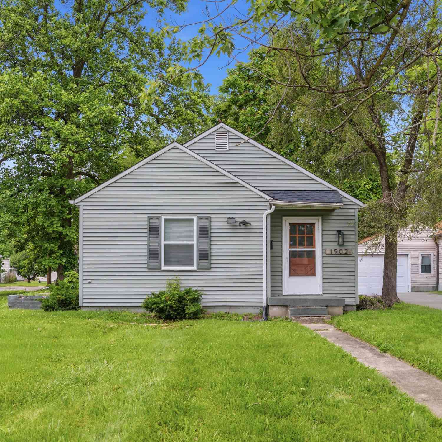 Homes For Sale - 1902 N Bancroft Street<br/> Marion County, Indianapolis, IN 46218