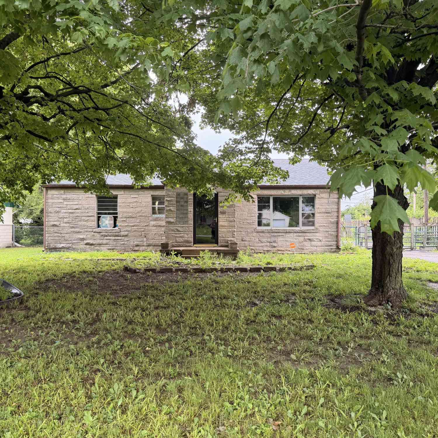 Homes For Sale - 39 Burbank Road<br/> Marion County, Indianapolis, IN 46219
